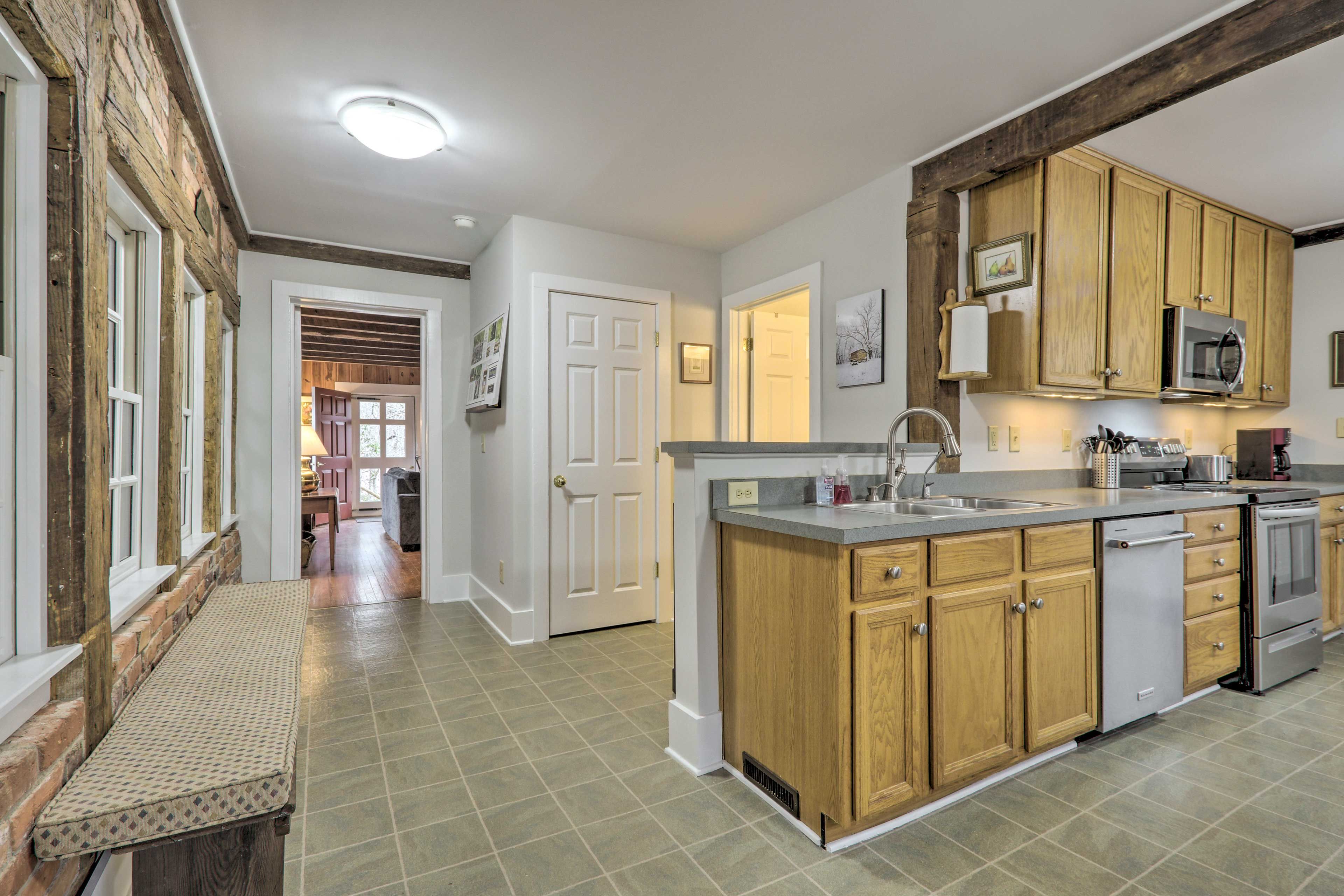 Hallway & Fully Equipped Kitchen | Pots & Pans