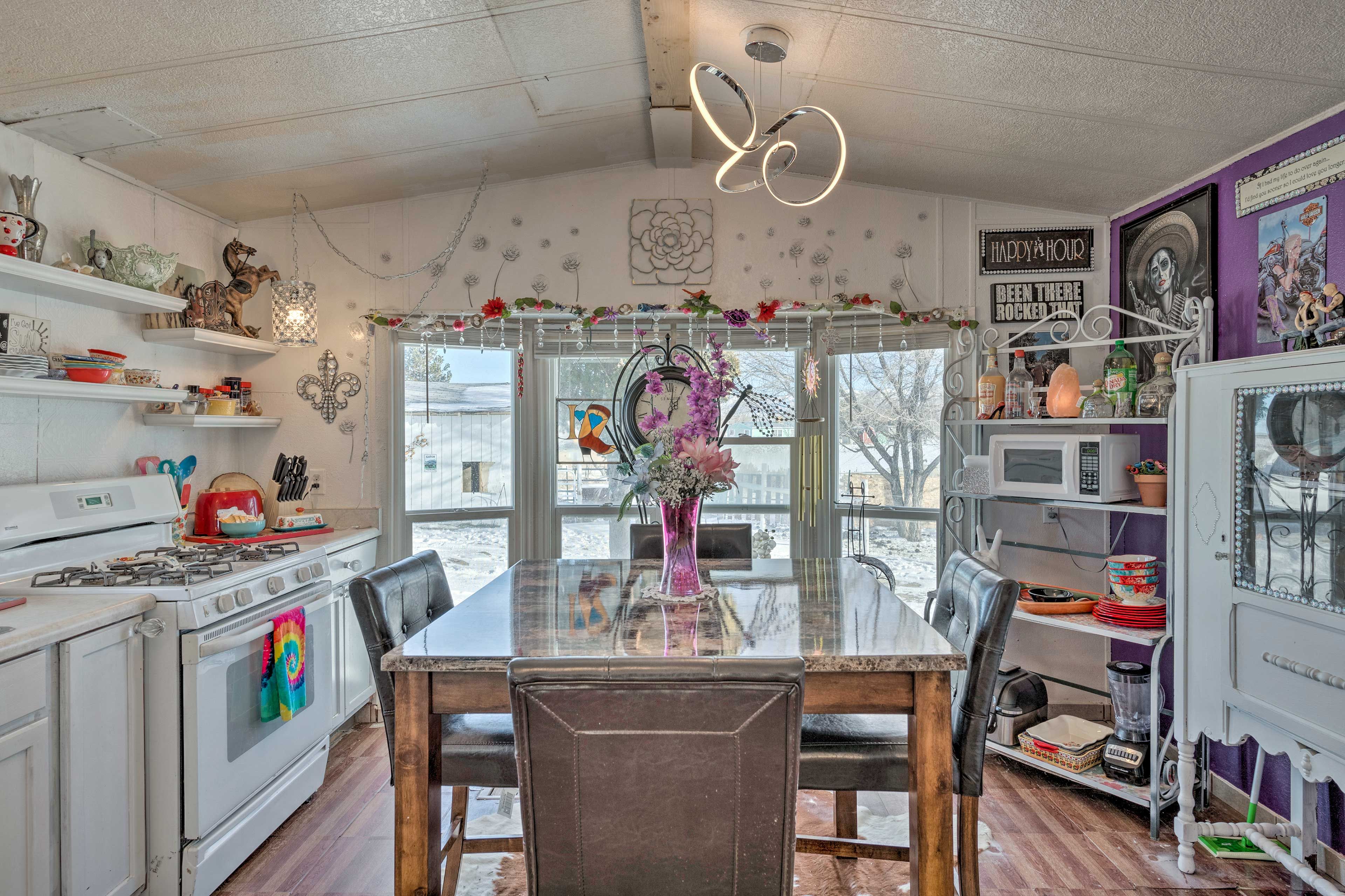 Kitchen | Drip Coffee Maker | Complimentary Spices