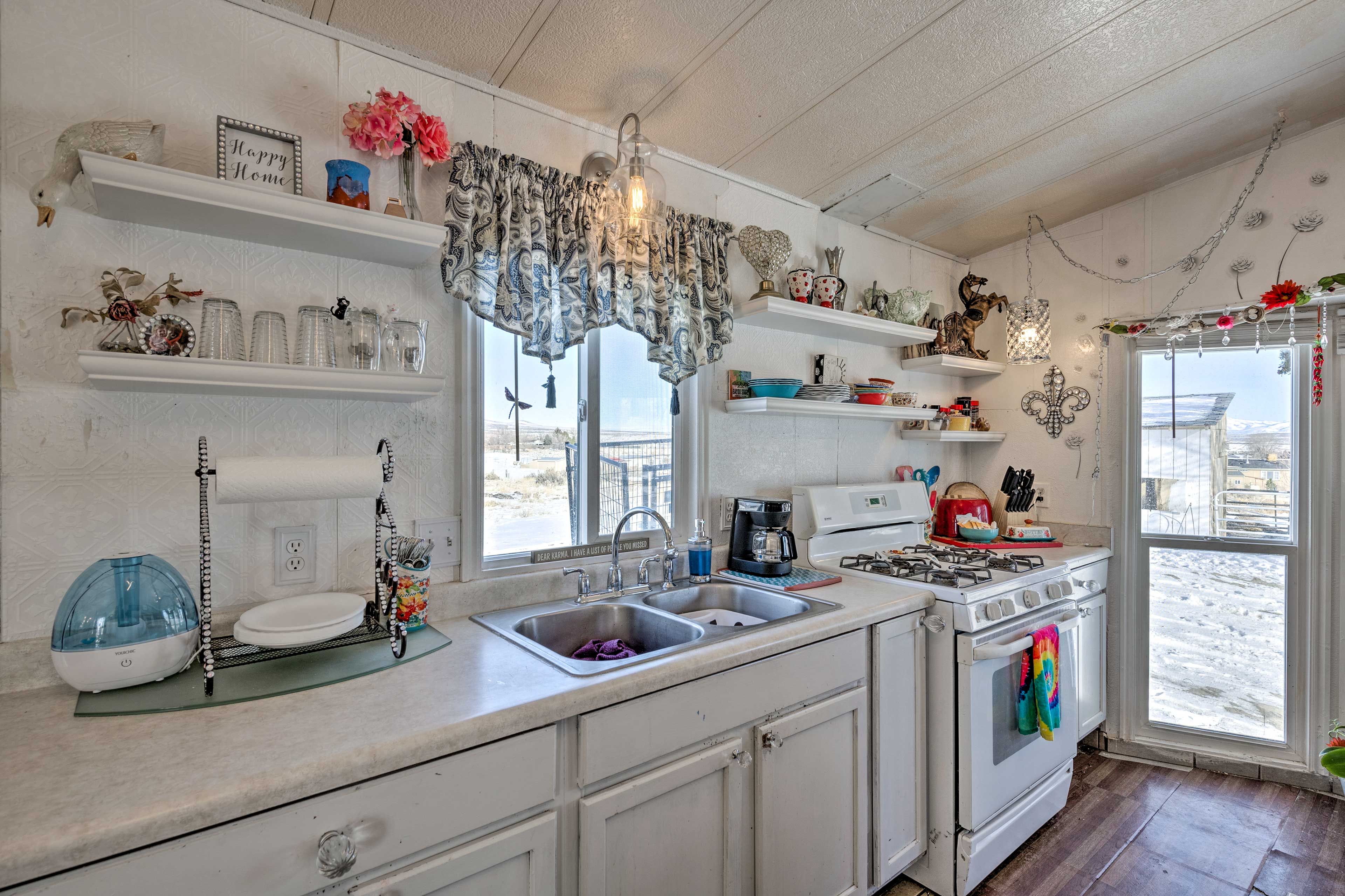 Kitchen | Ice Maker | Toaster