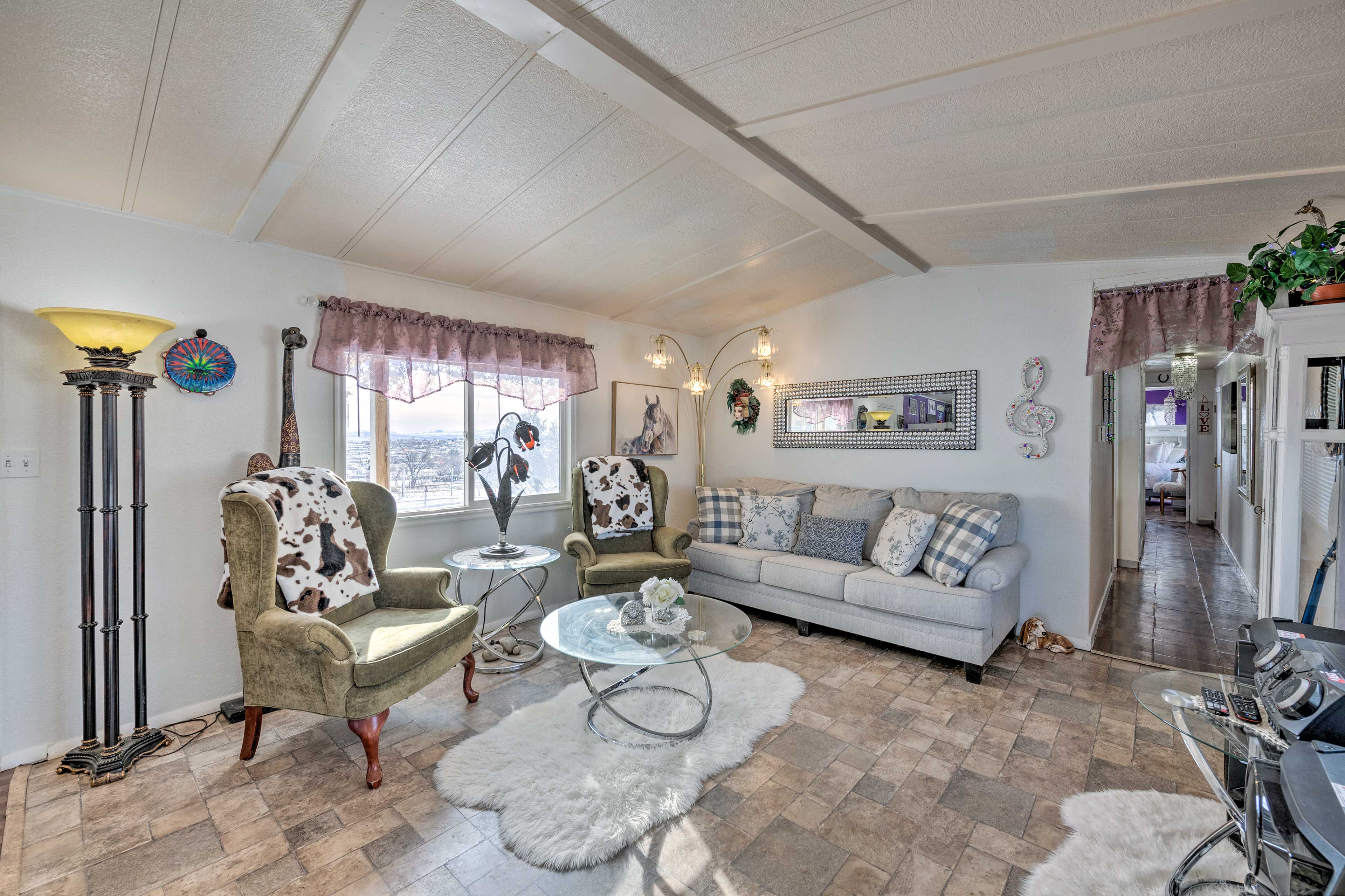 Living Room | Free WiFi | Central Heat