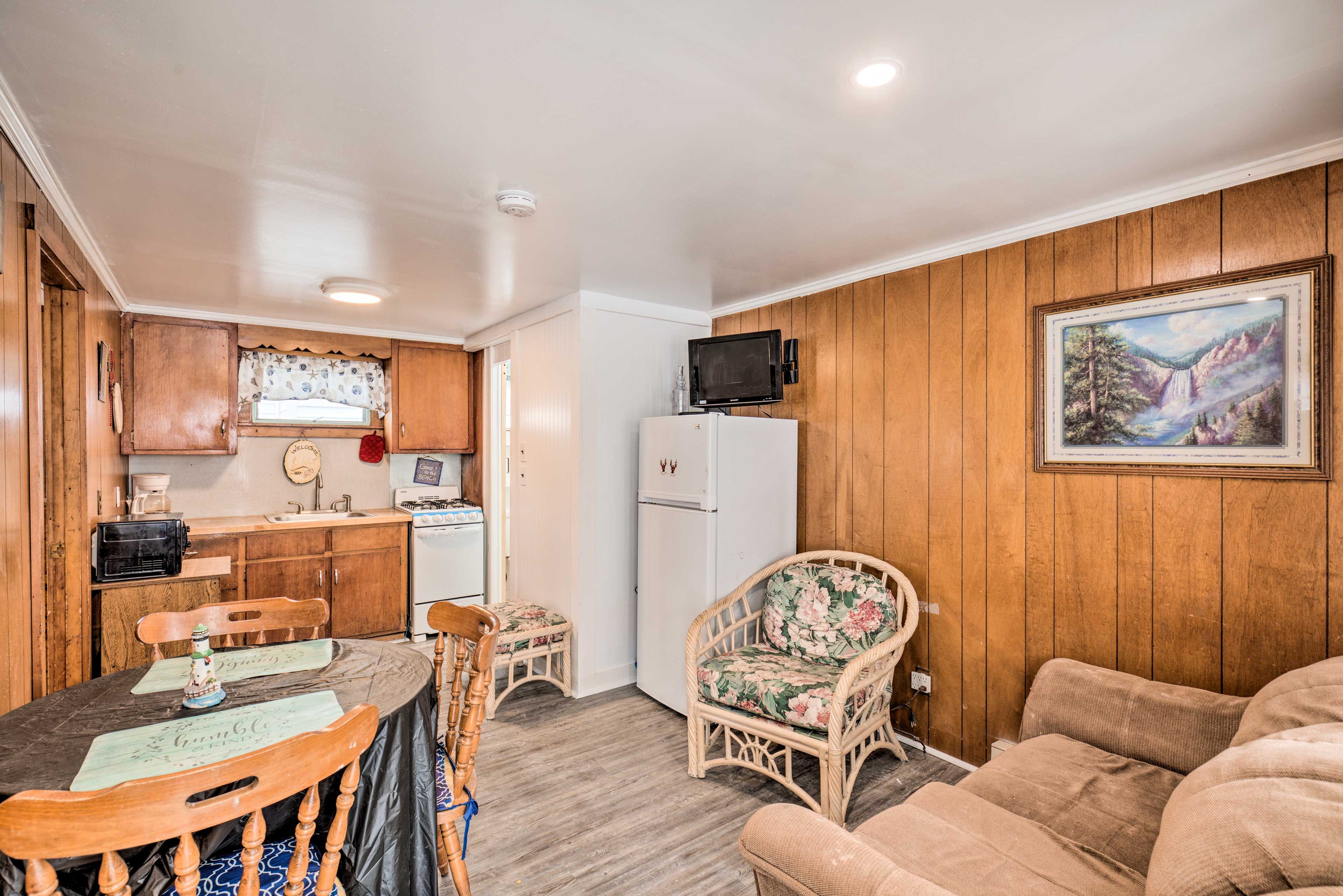 Living Area | Cable TV