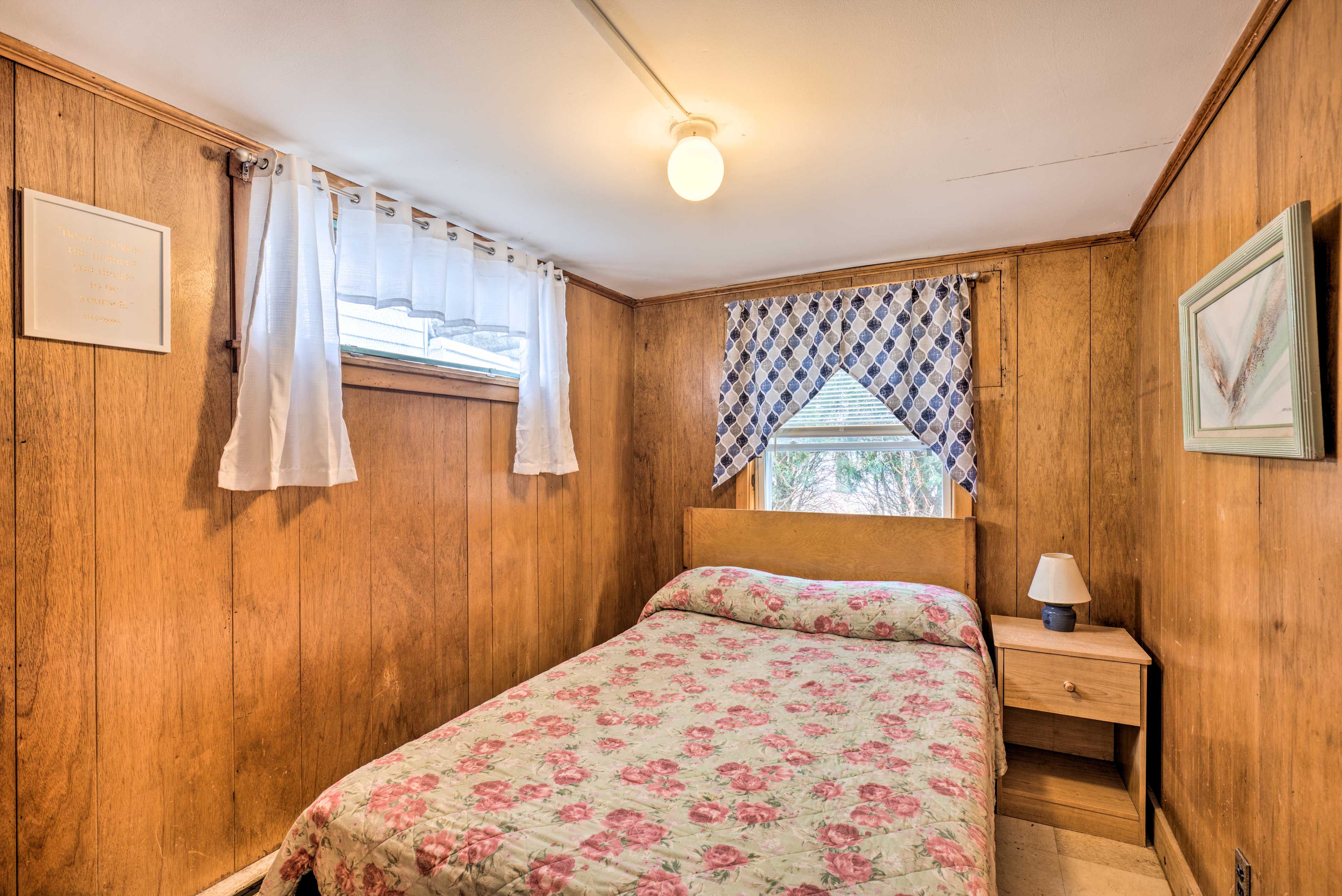 Bedroom 1 | Full Bed
