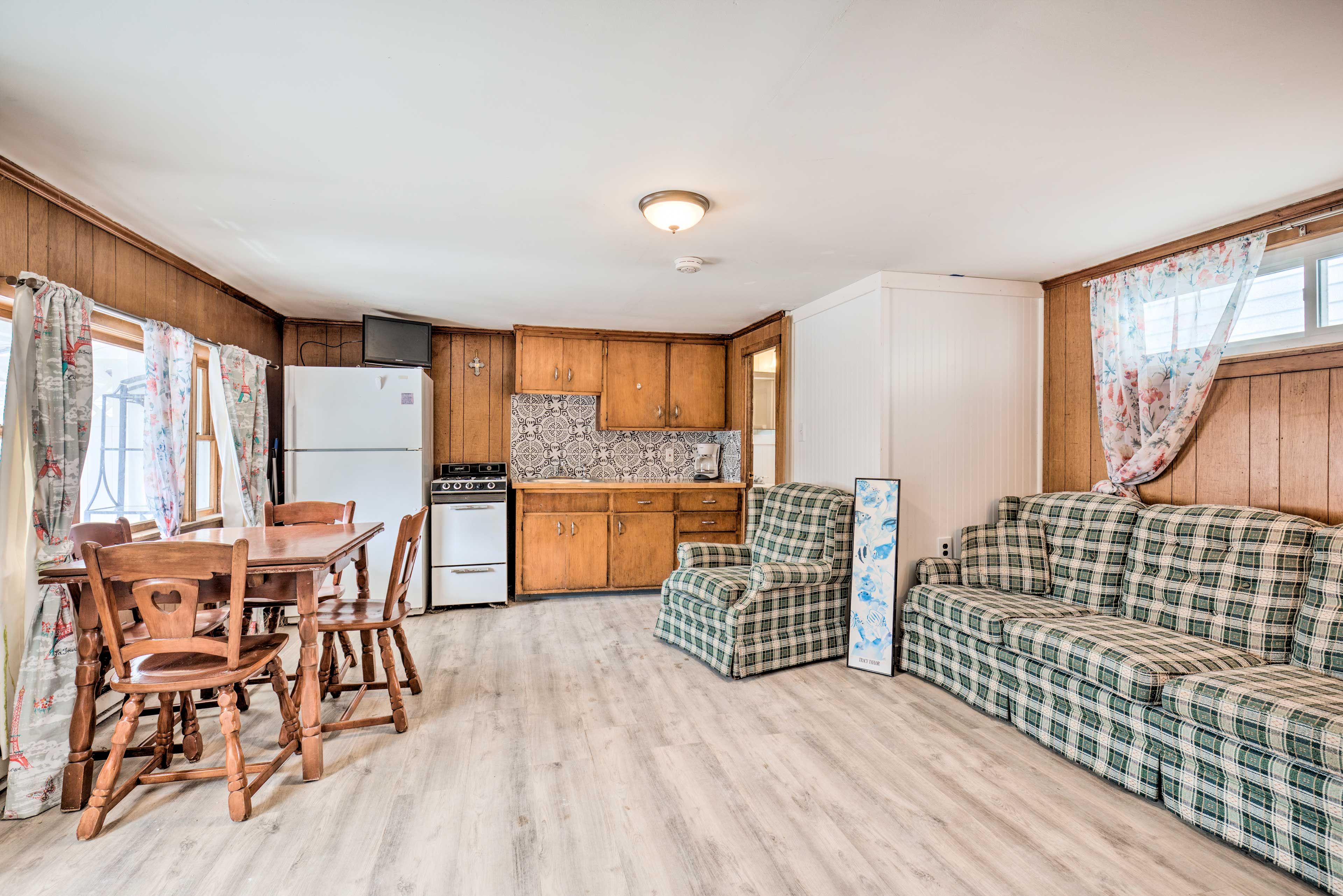 Living Area | Dining Area