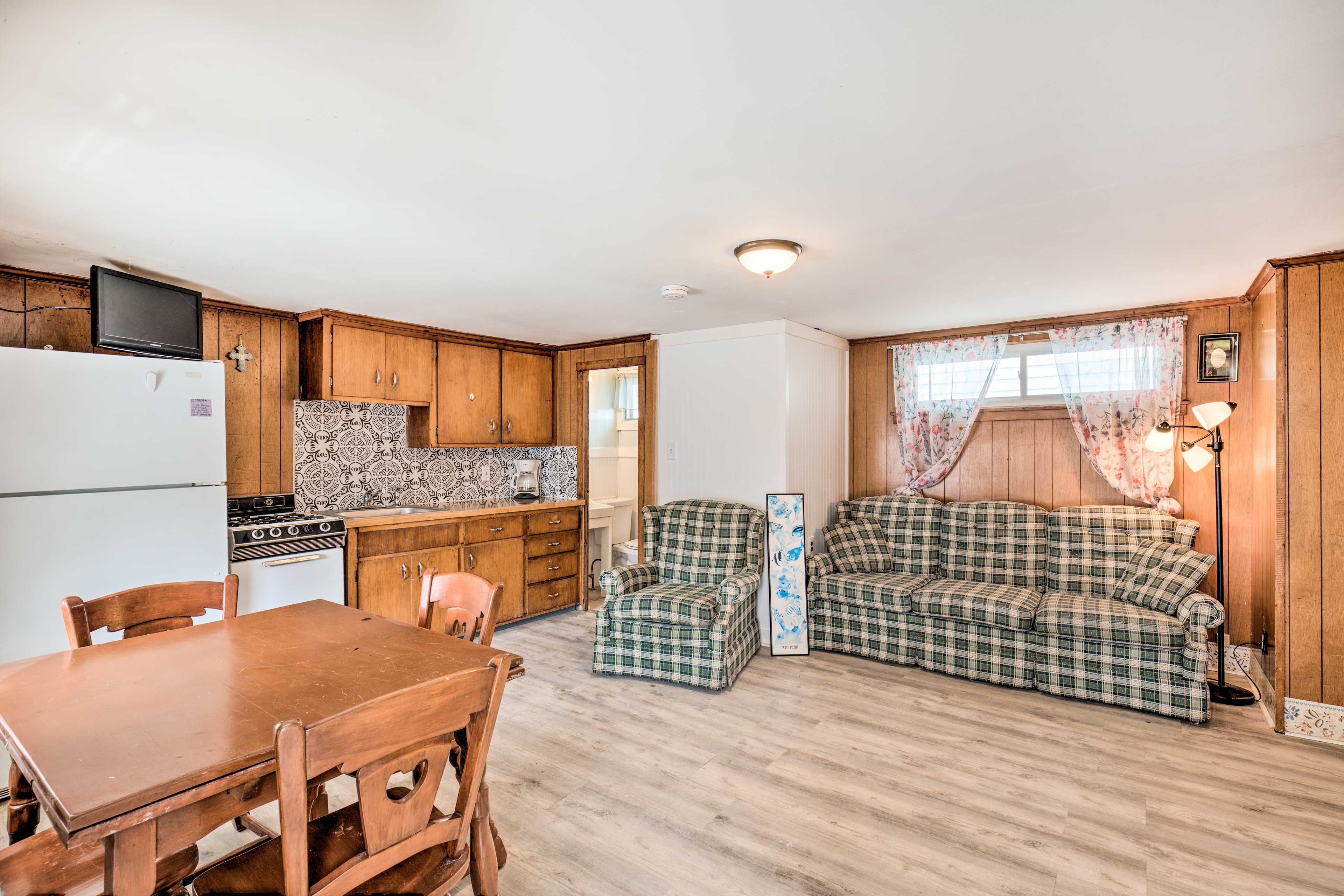 Living Area | Cable TV