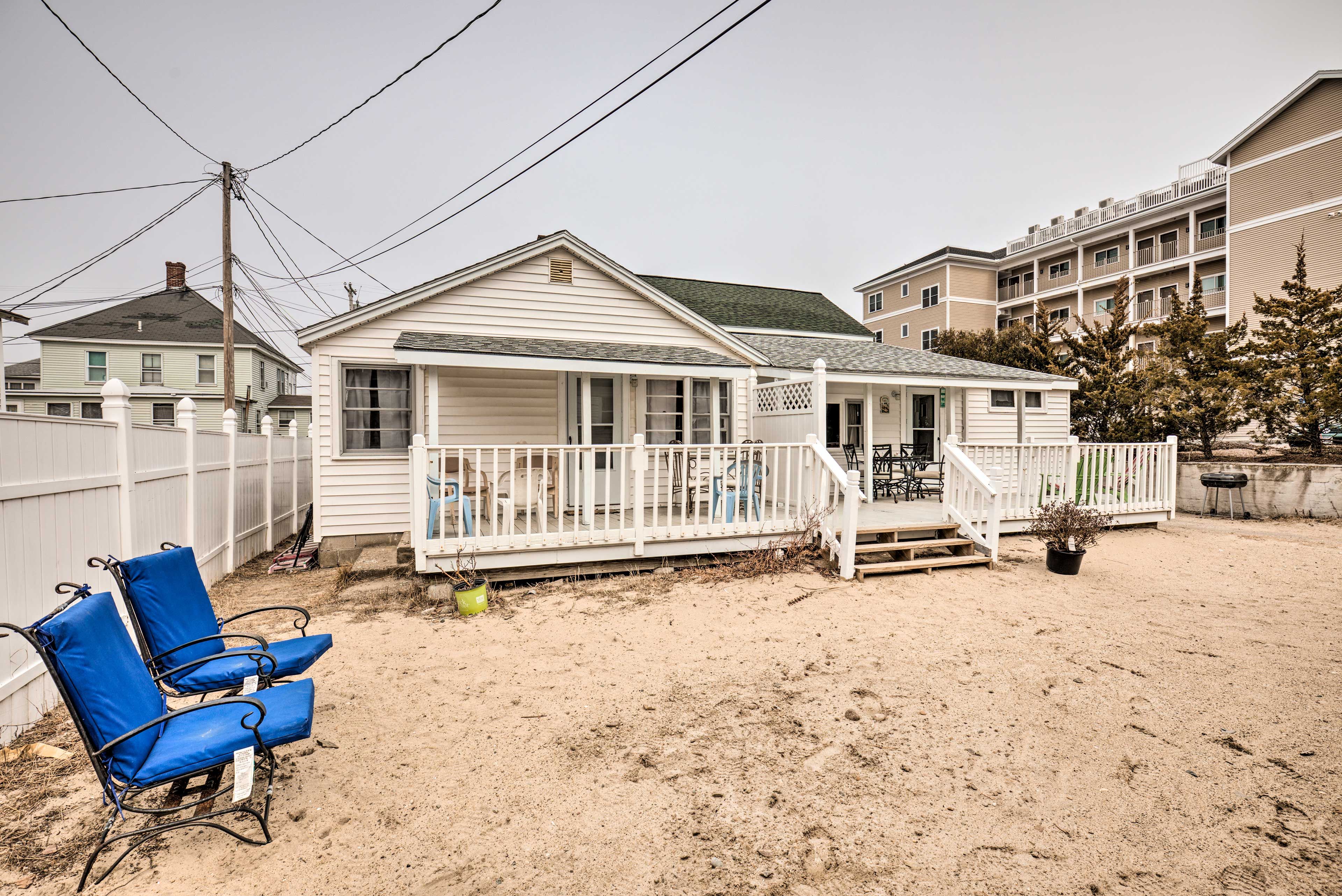 Parking | Driveway (1 Vehicle) | Free Street Parking