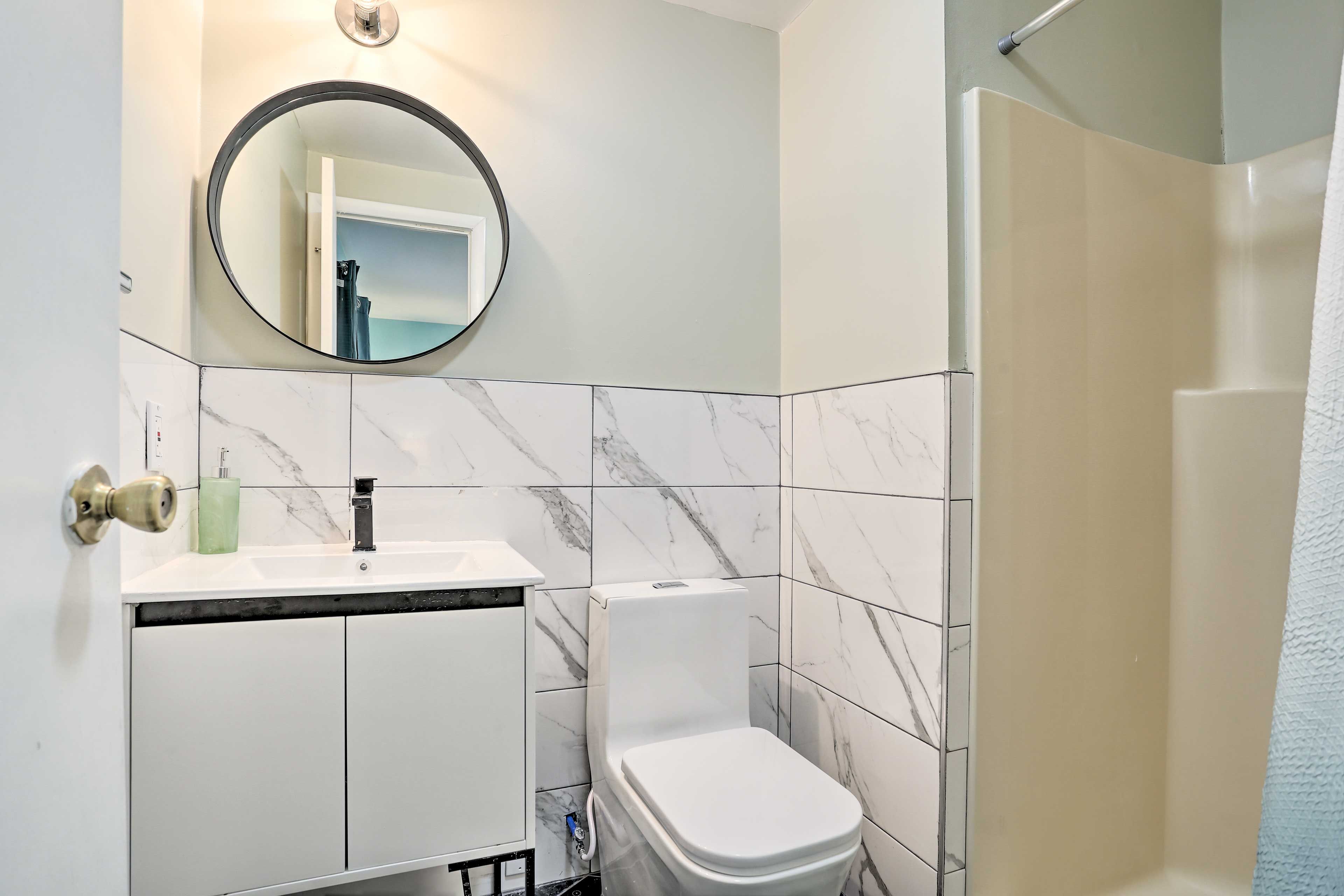 Full Bathroom | Hair Dryer