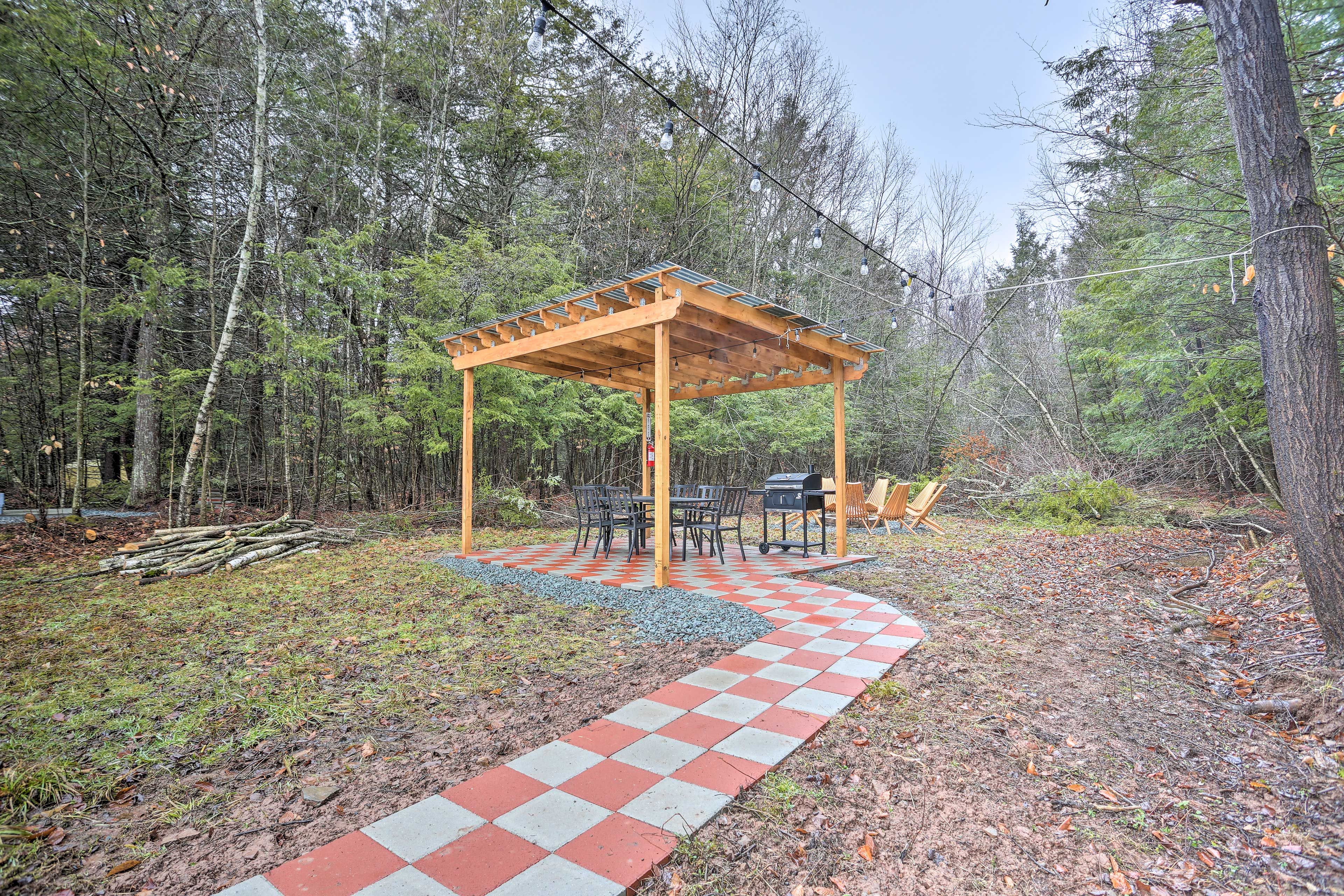 Back Yard | Charcoal Grill