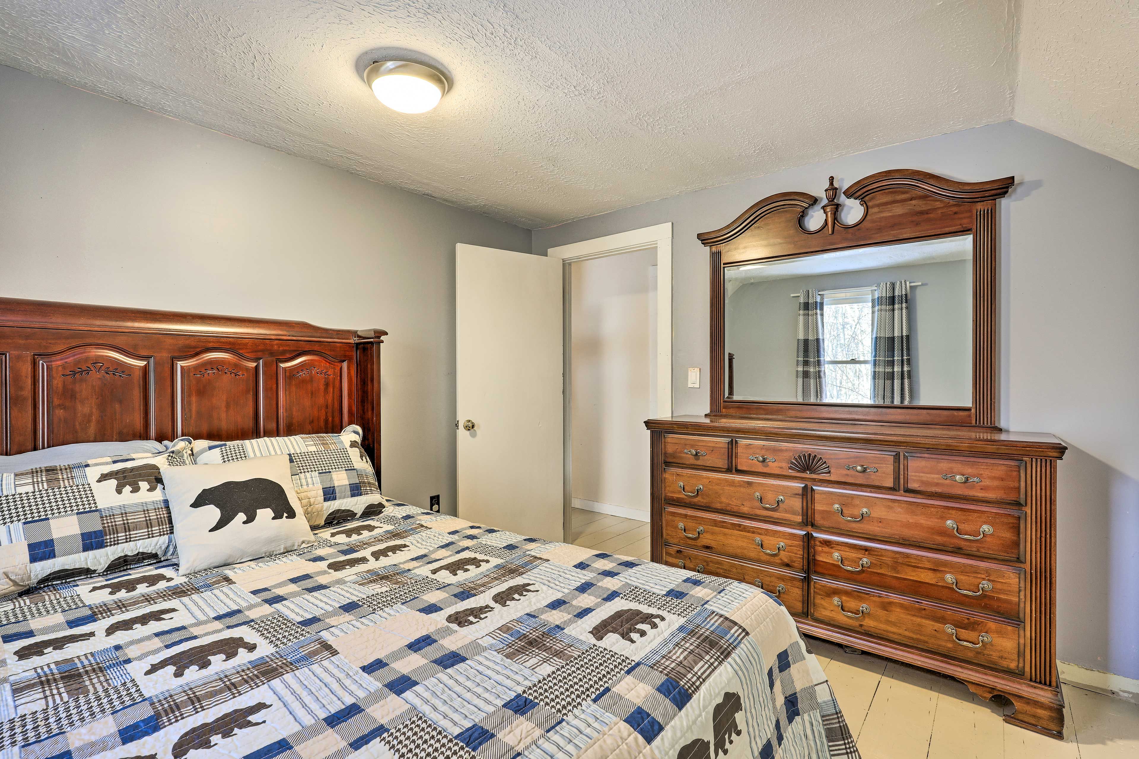 Bedroom 2 | 2nd Floor