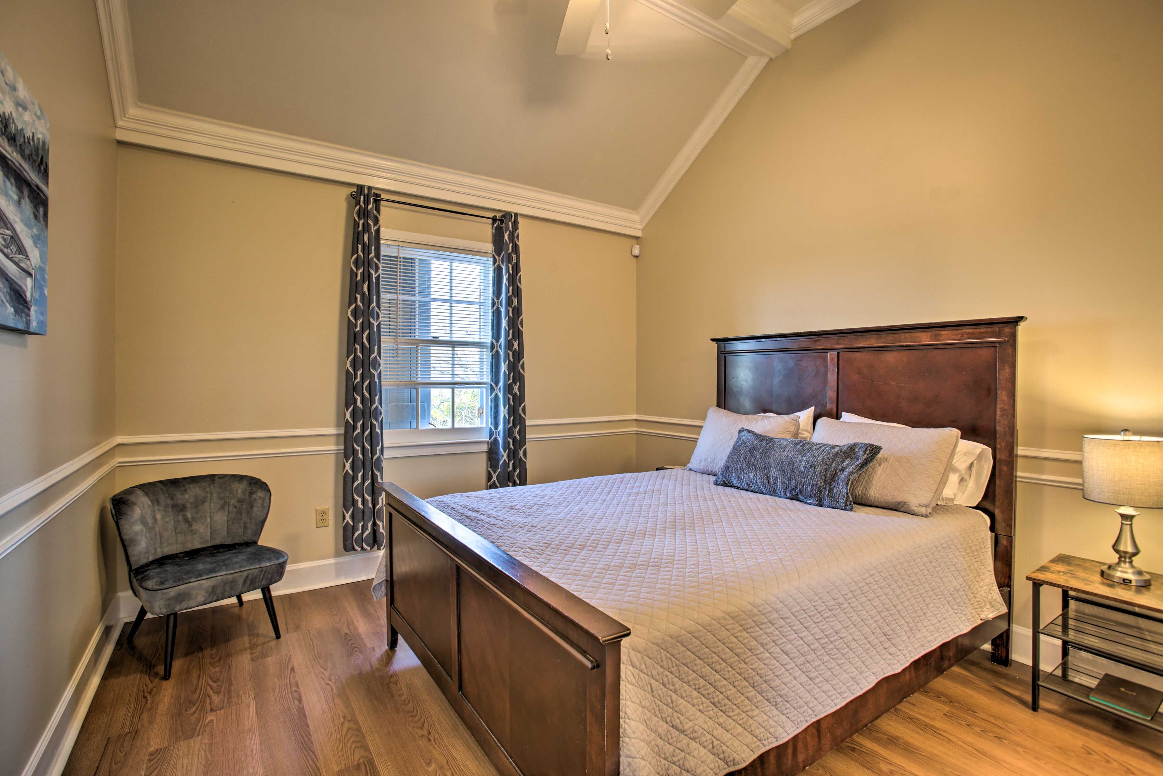 Bedroom 1 | Queen Bed | 2nd Floor