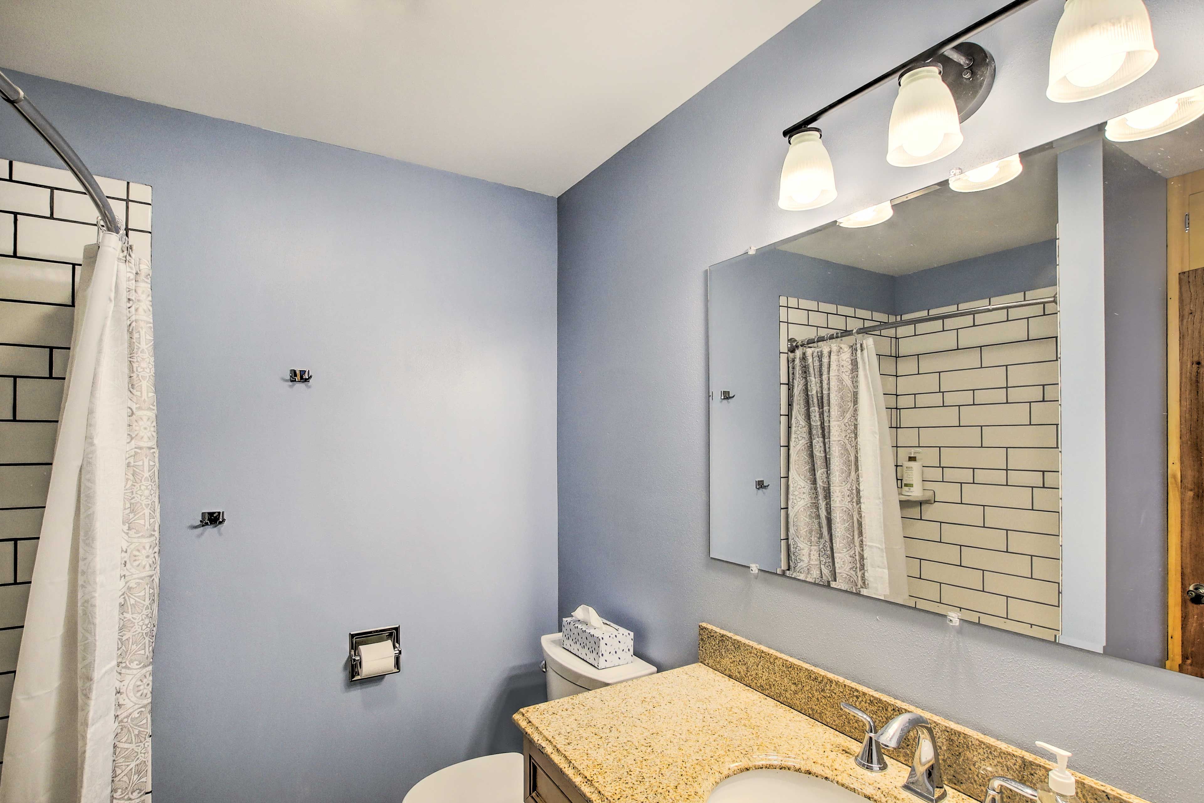 Full Bathroom | Towels Provided | Hair Dryer
