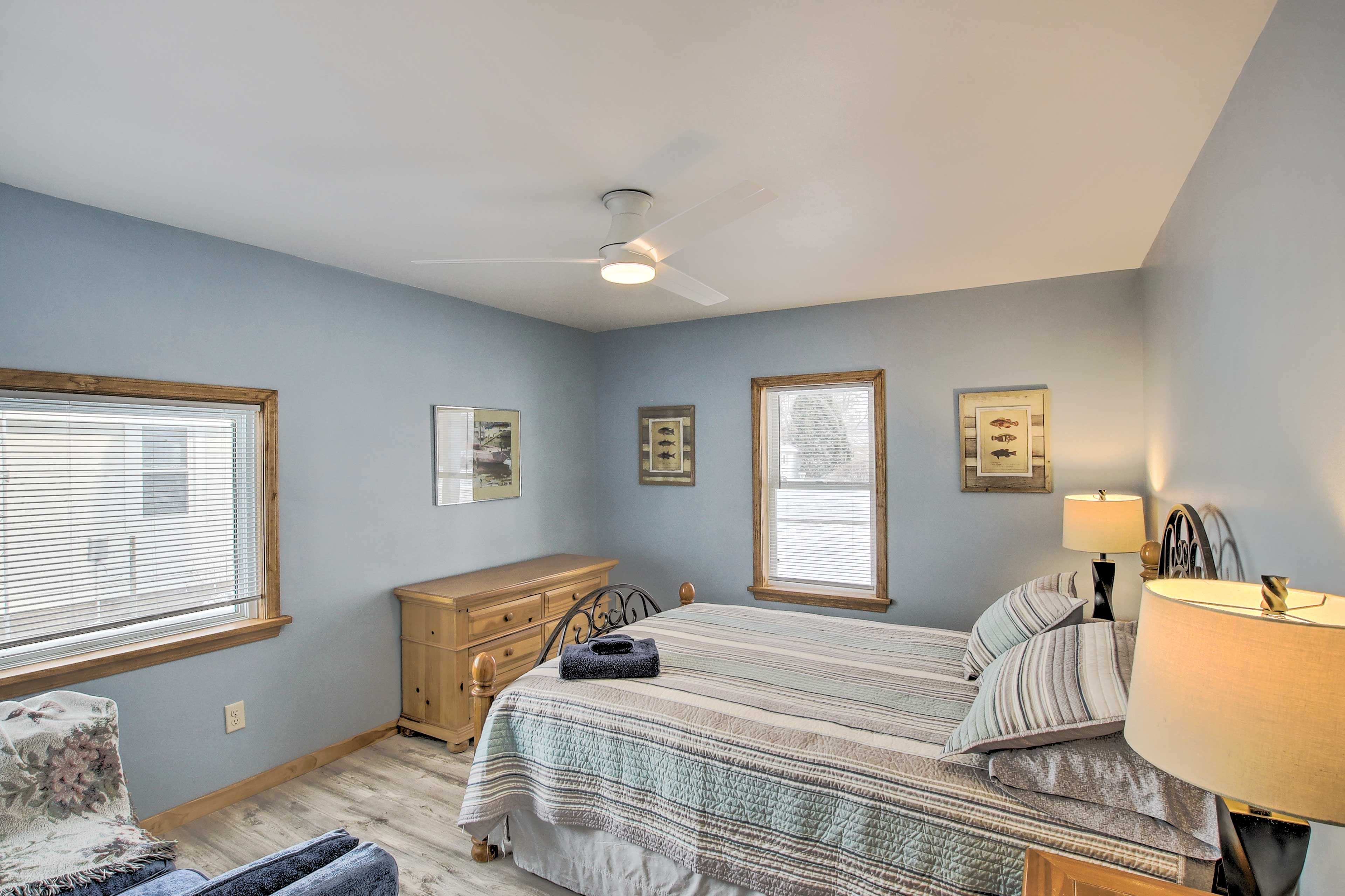 Bedroom 1 | Queen Bed | Linens Provided