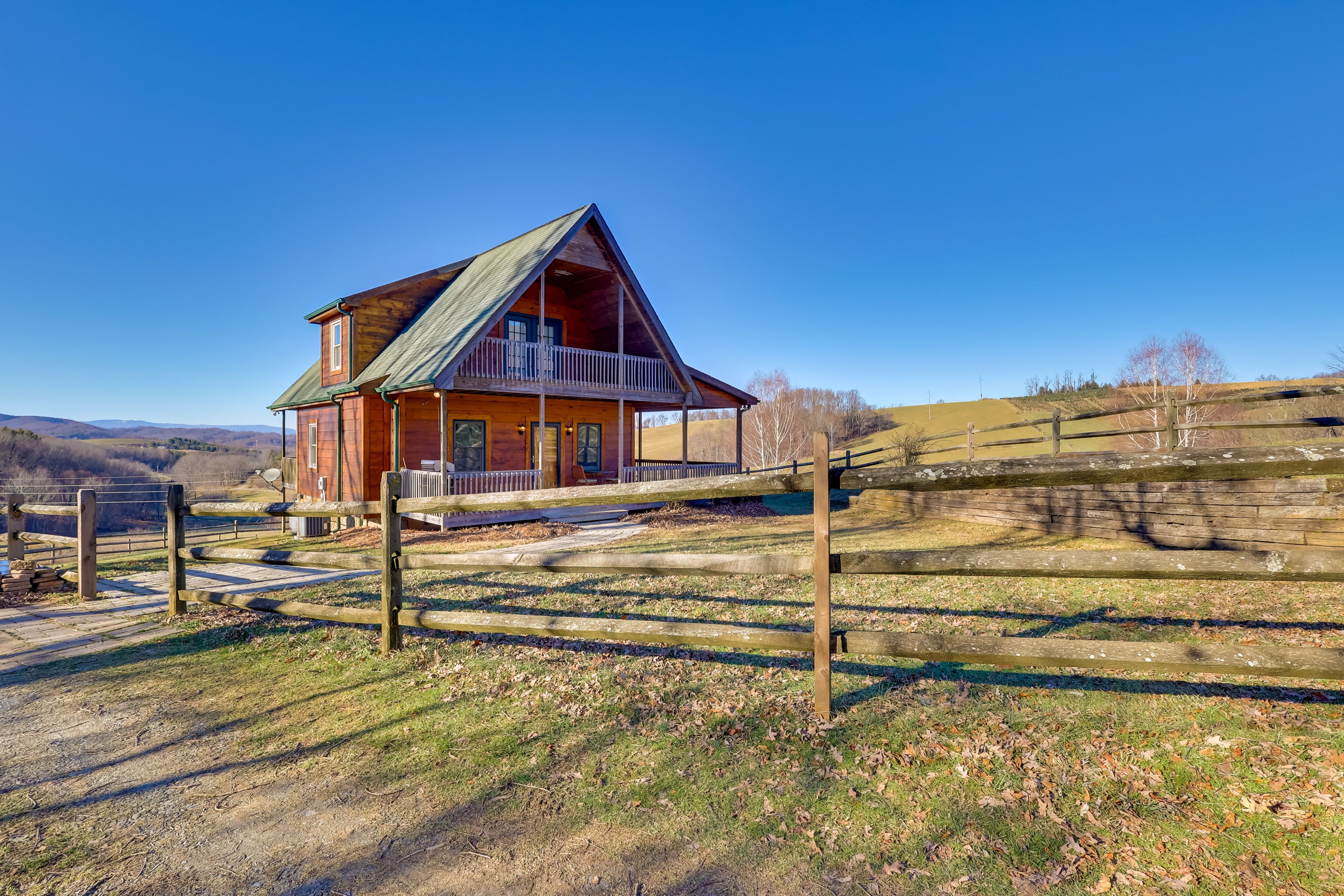 Sparta Vacation Rental | 2BR | 2BA | 2 Stories | Stairs Required | 1,143 Sq Ft