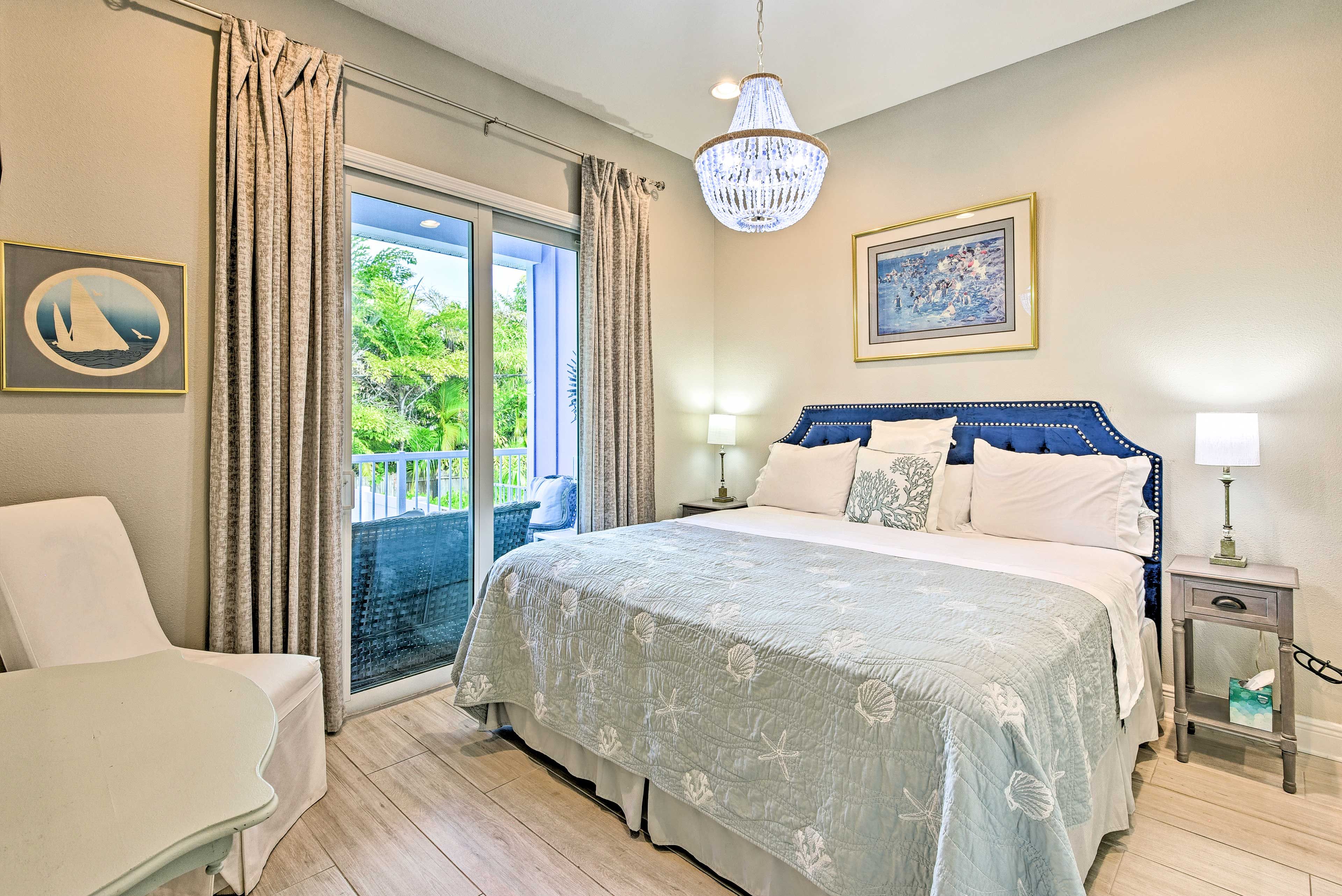 Bedroom 1 | King Bed