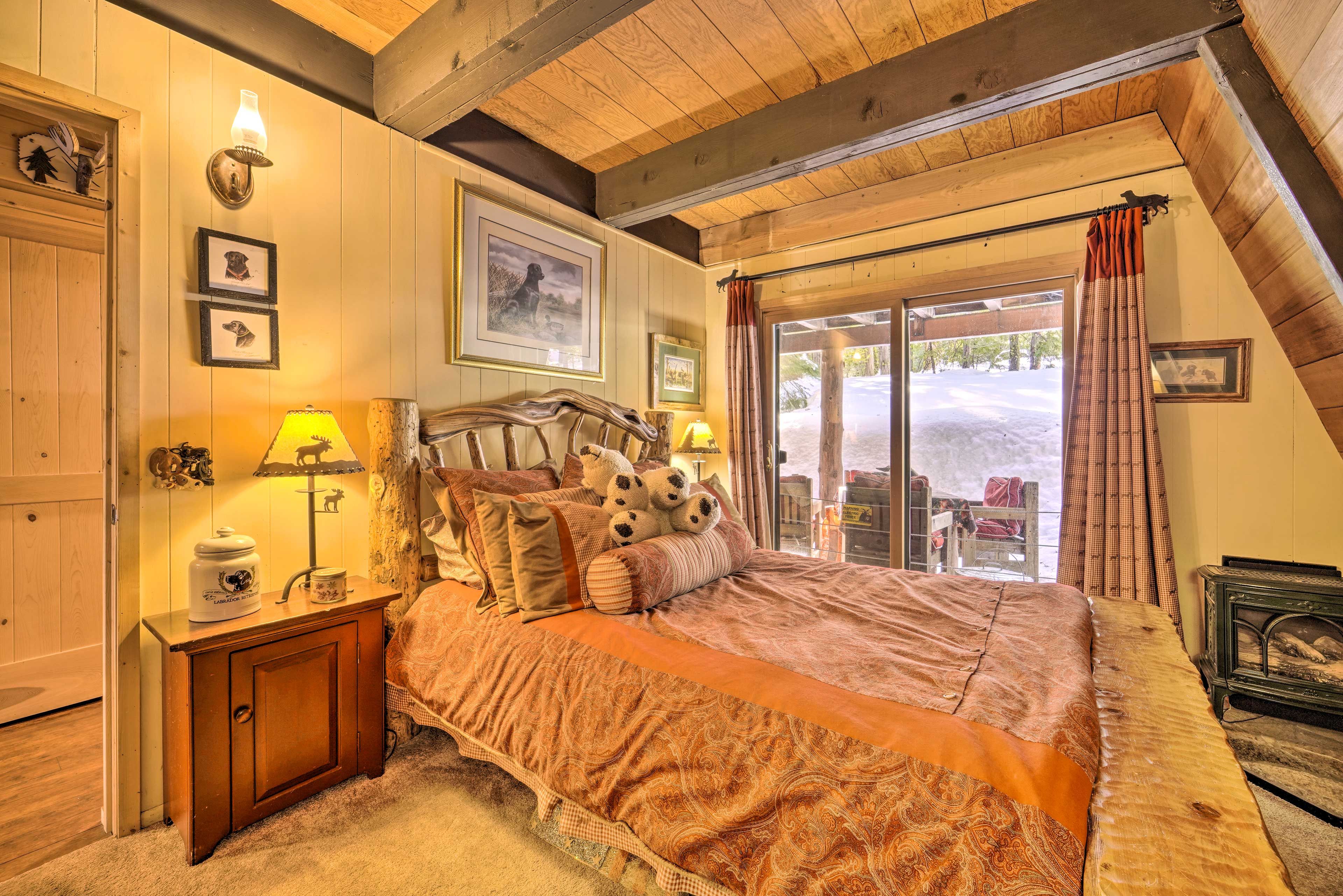 Bedroom 2 | Queen Bed