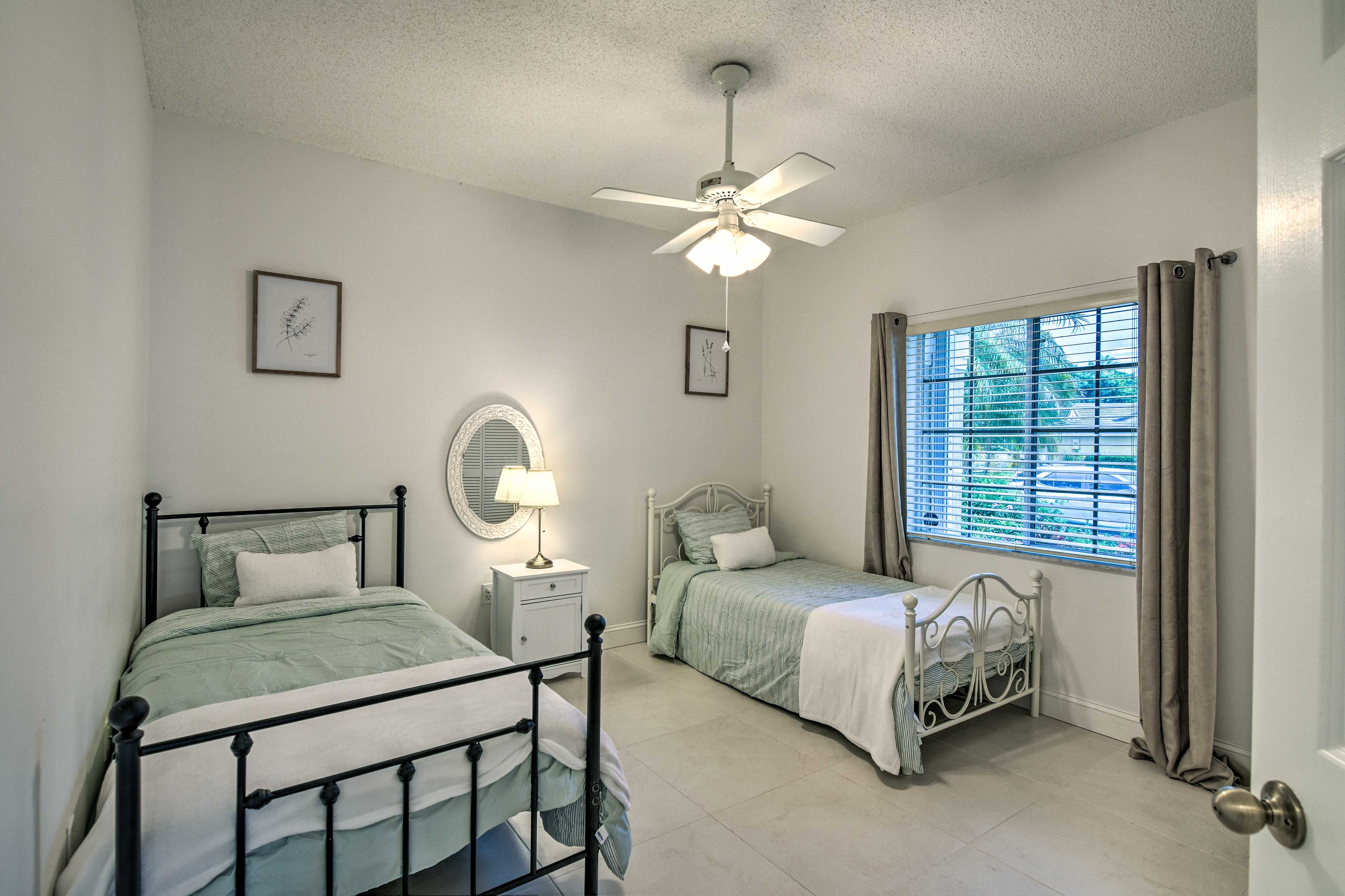 Bedroom 3 | 2 Twin Beds