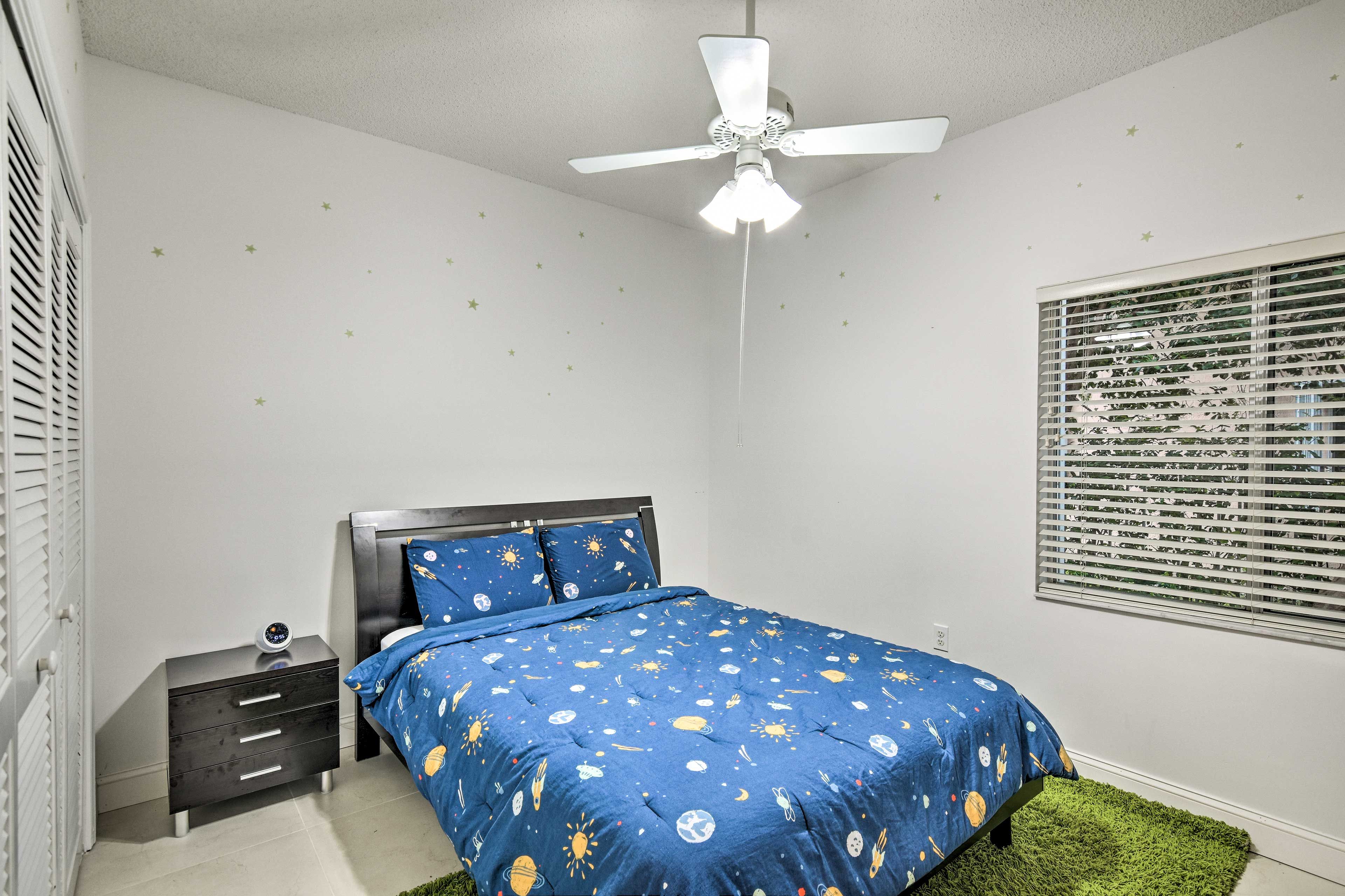 Bedroom 4 | Queen Bed