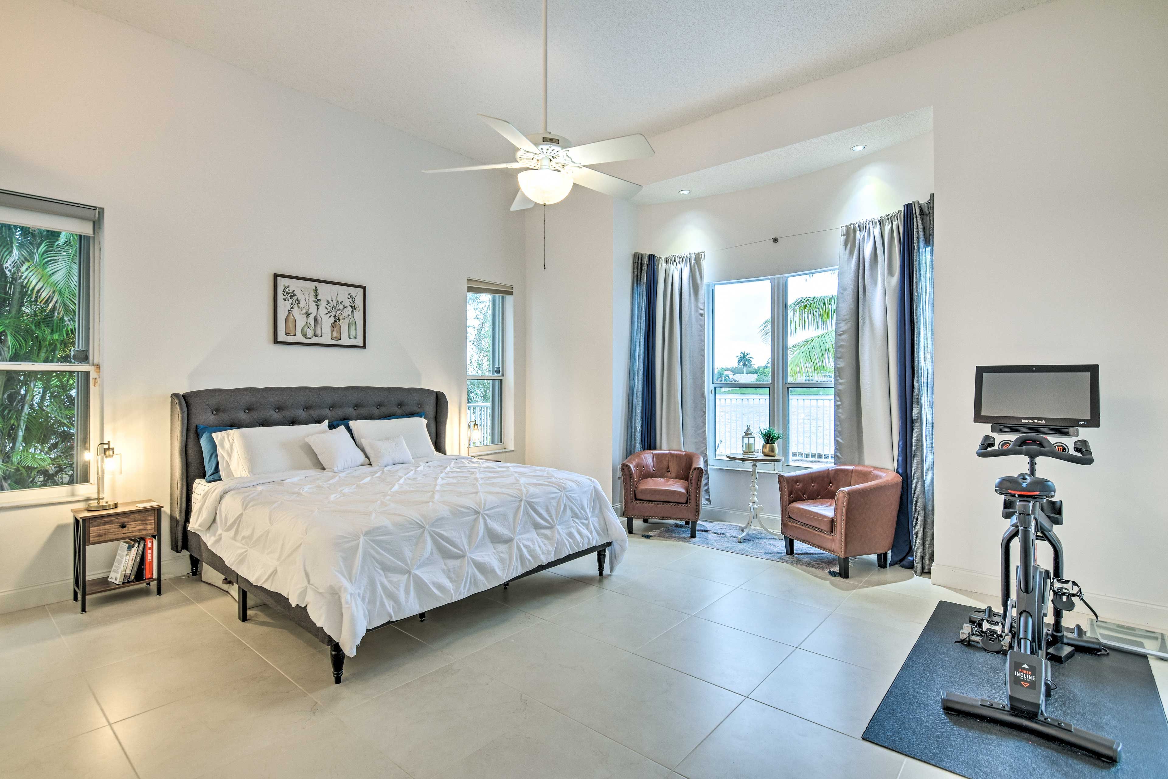 Bedroom 1 | King Bed