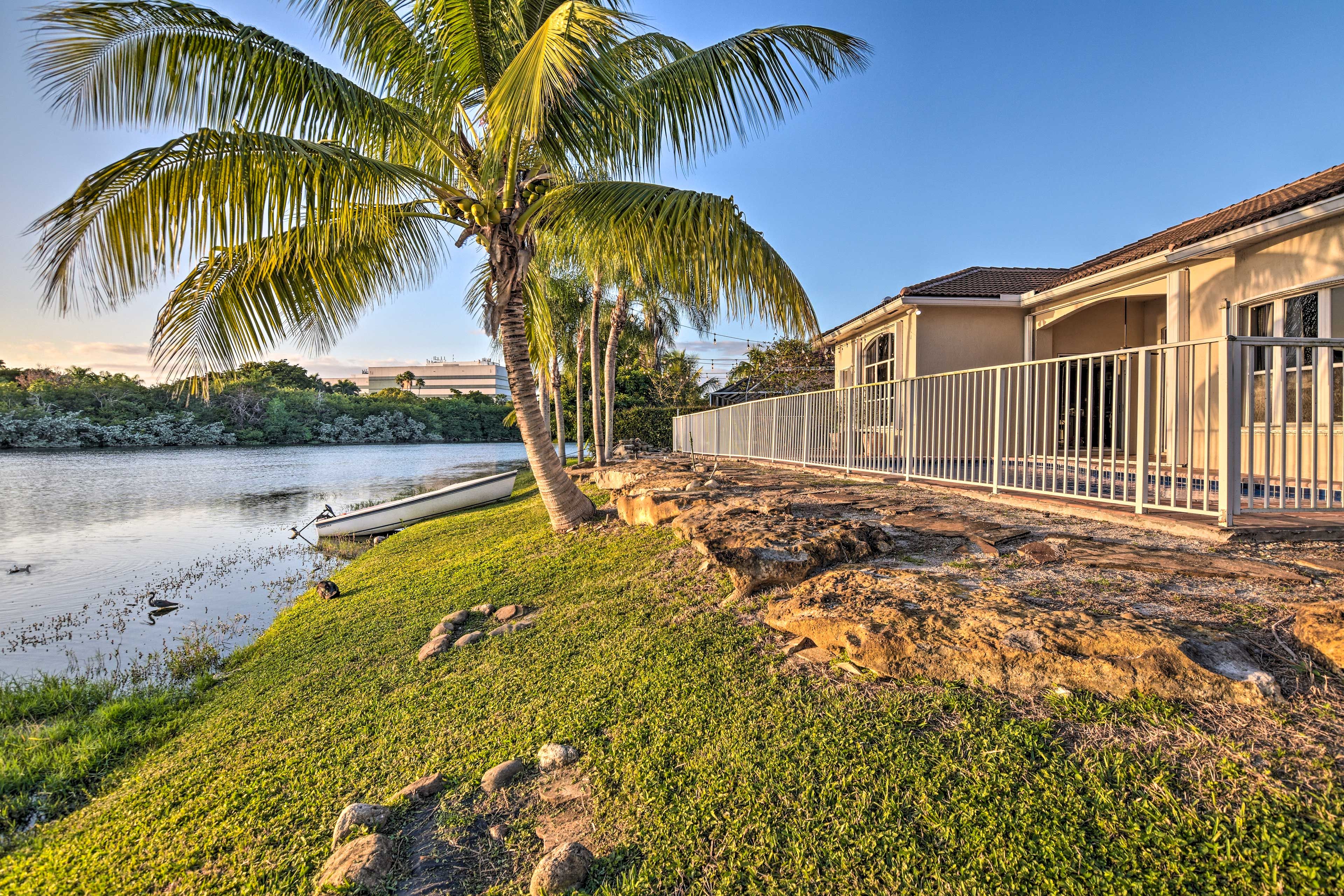 Lake Access | Rowboat Provided