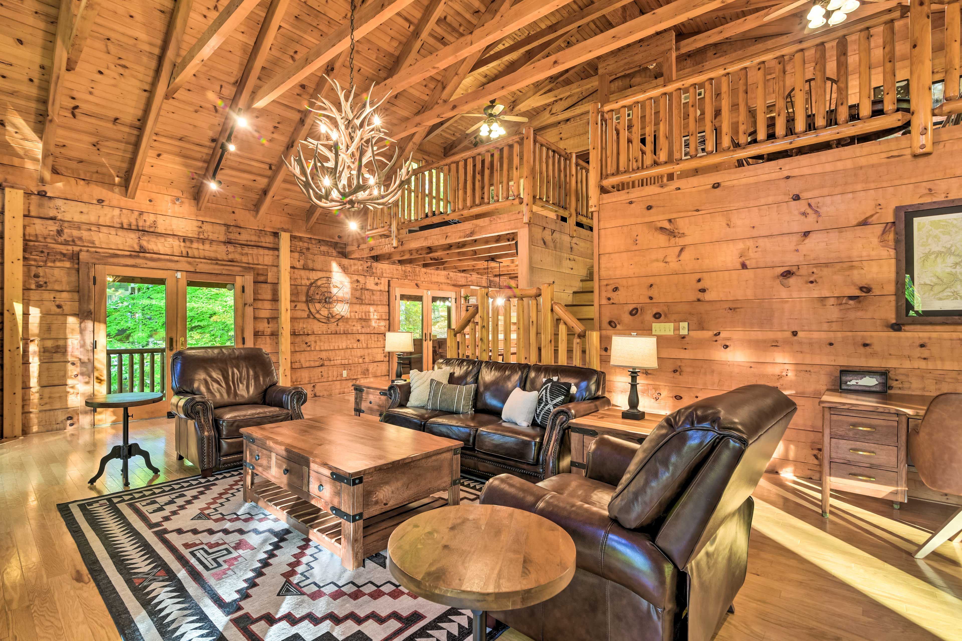 Lewisburg Vacation Rental | 5BR | 4BA | Stairs Required | 4,168 Sq Ft