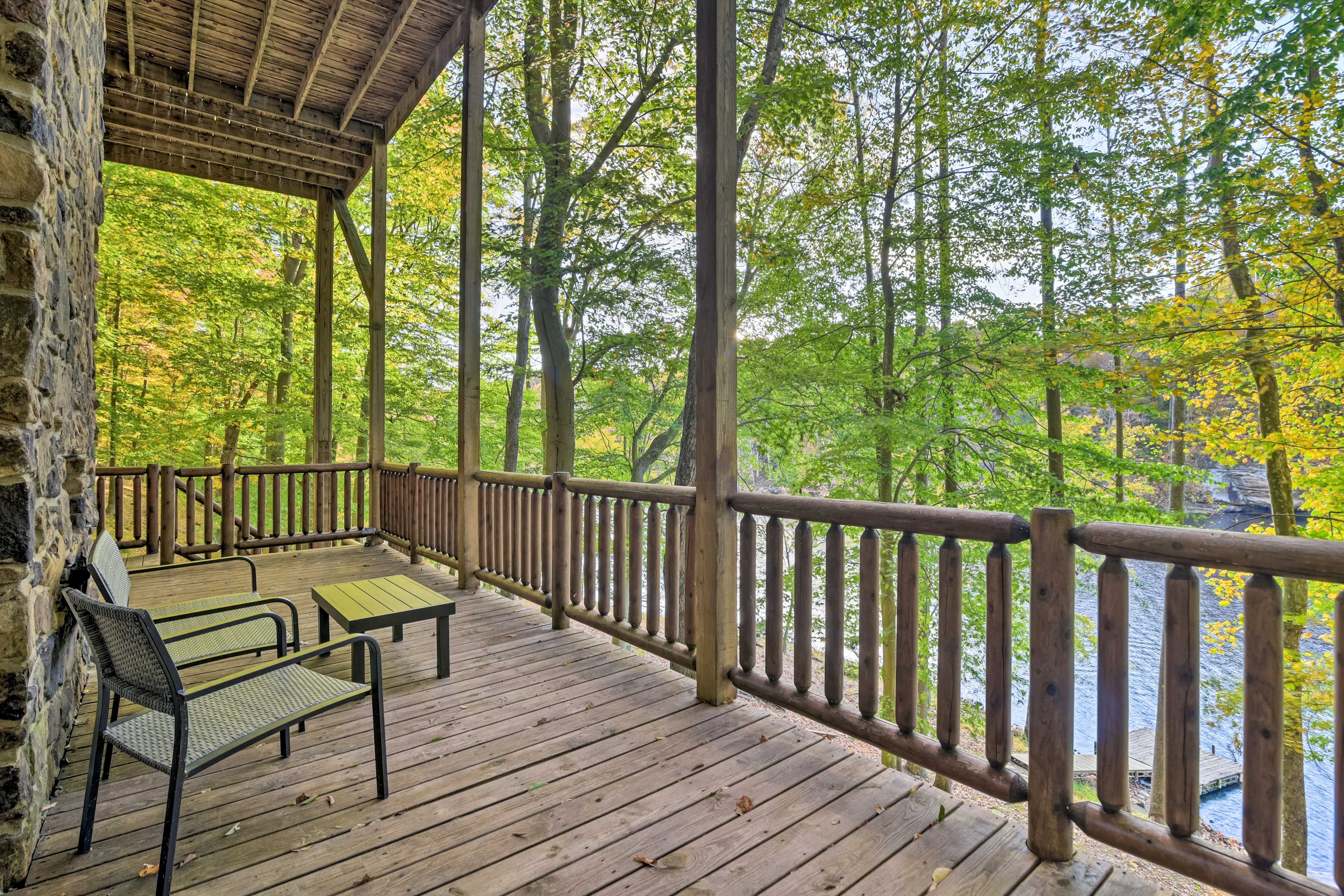 Lower Deck | Seating