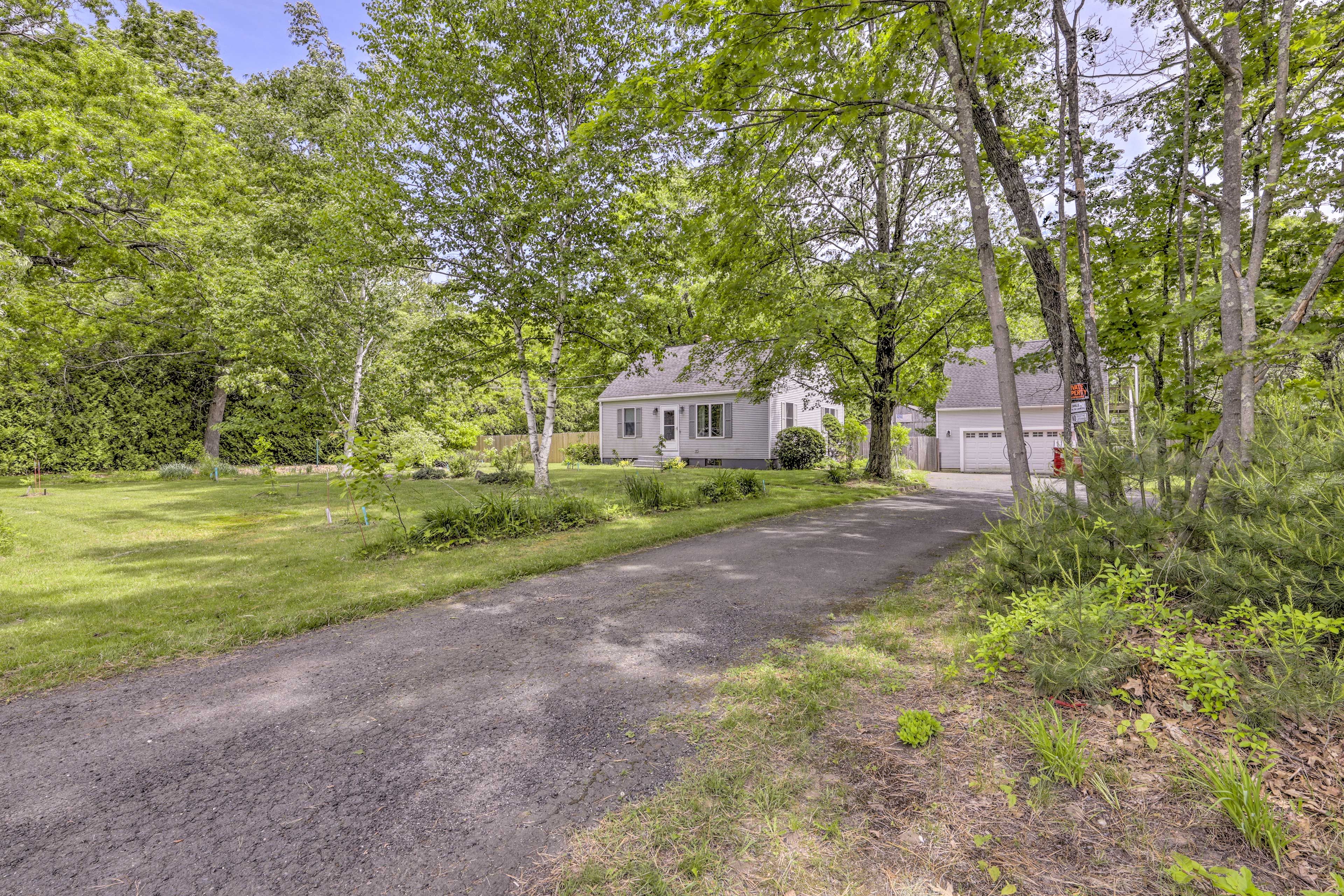 Parking | Driveway (10 Vehicles) | RV/Trailer Parking