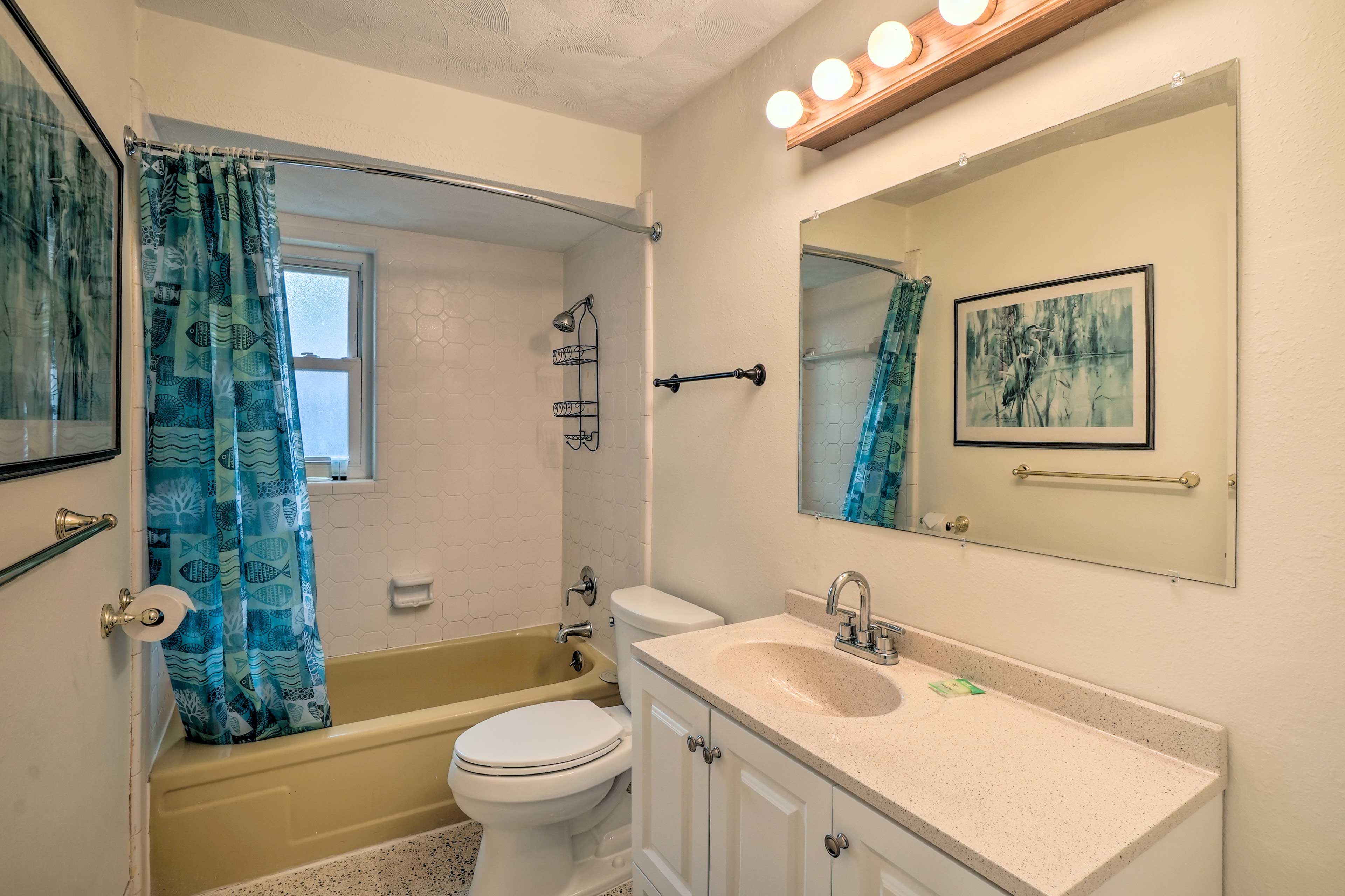 Full Bathroom | Complimentary Toiletries | Hair Dryer | Towels Provided
