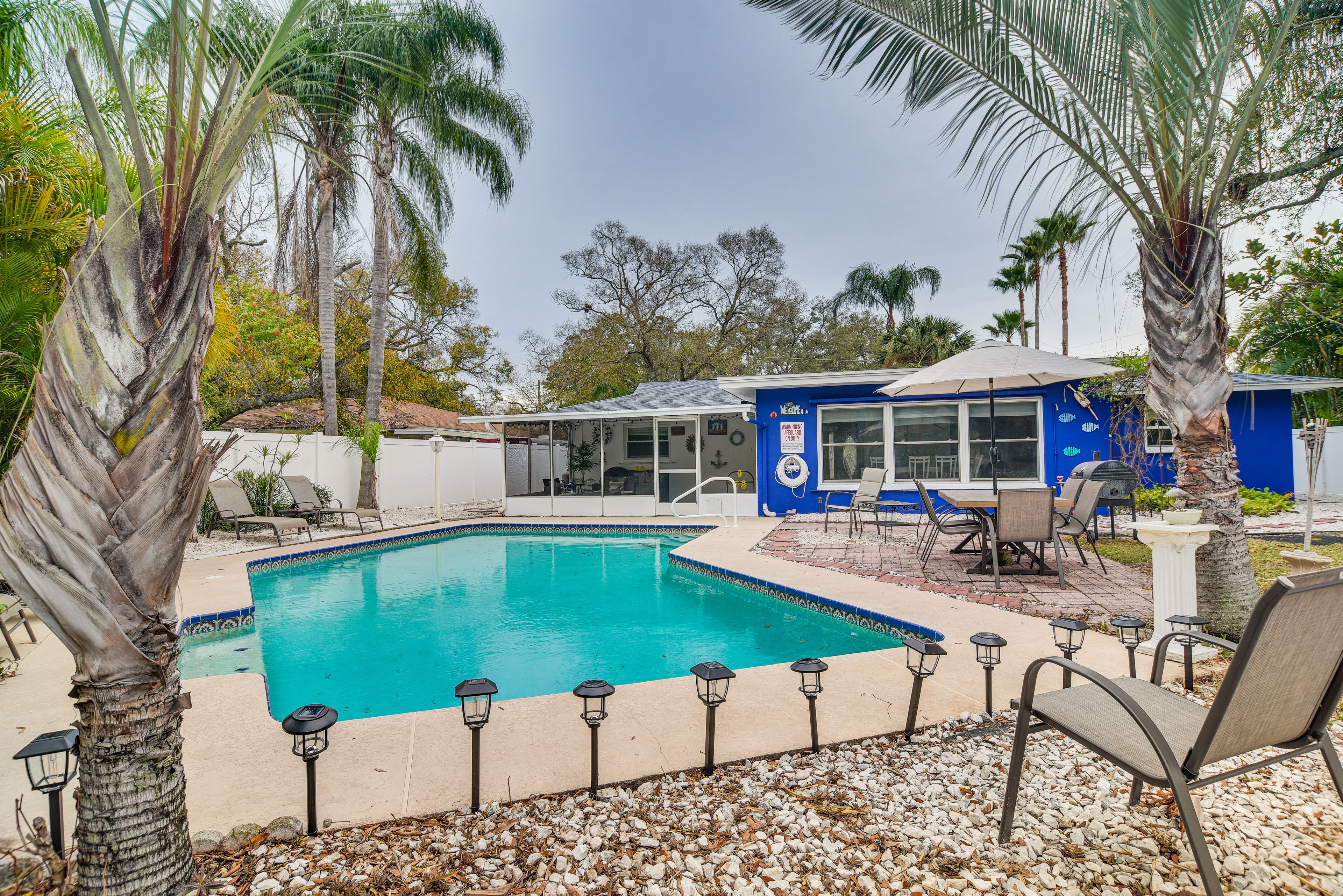 Largo Vacation Rental | 3BR | 2BA | 1,700 Sq Ft | 1 Small Interior Step