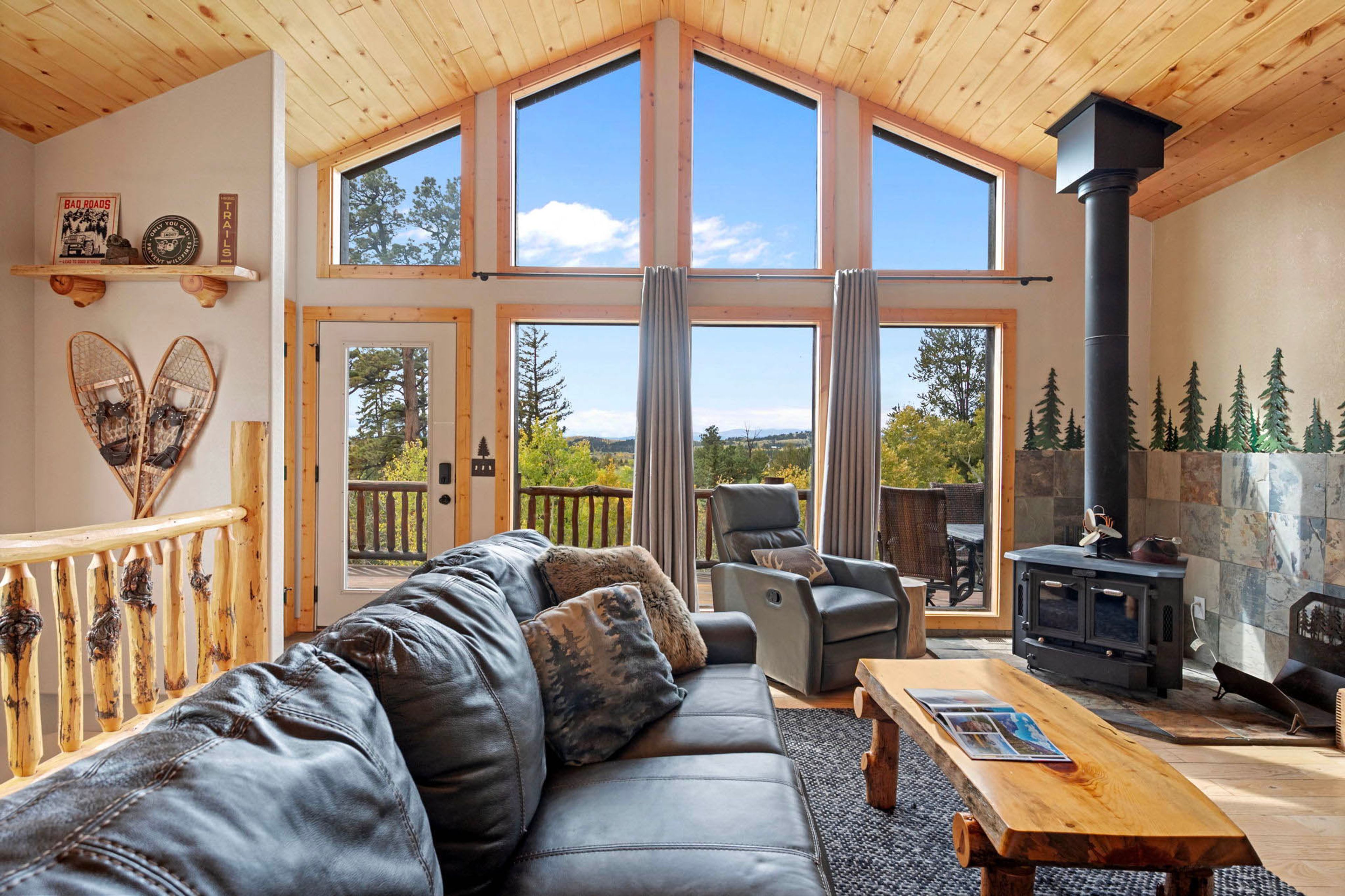 Jefferson Vacation Rental | 3BR | 2BA | 2,014 Sq Ft | Stairs Required