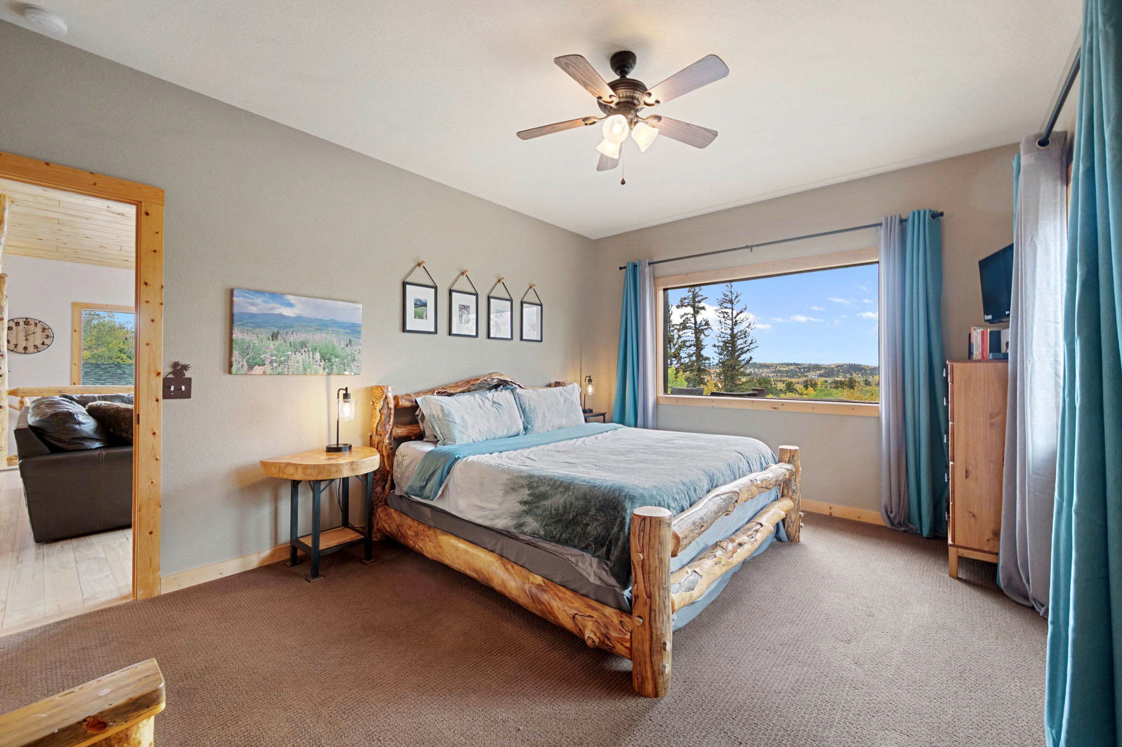 Bedroom | King Bed | Upstairs