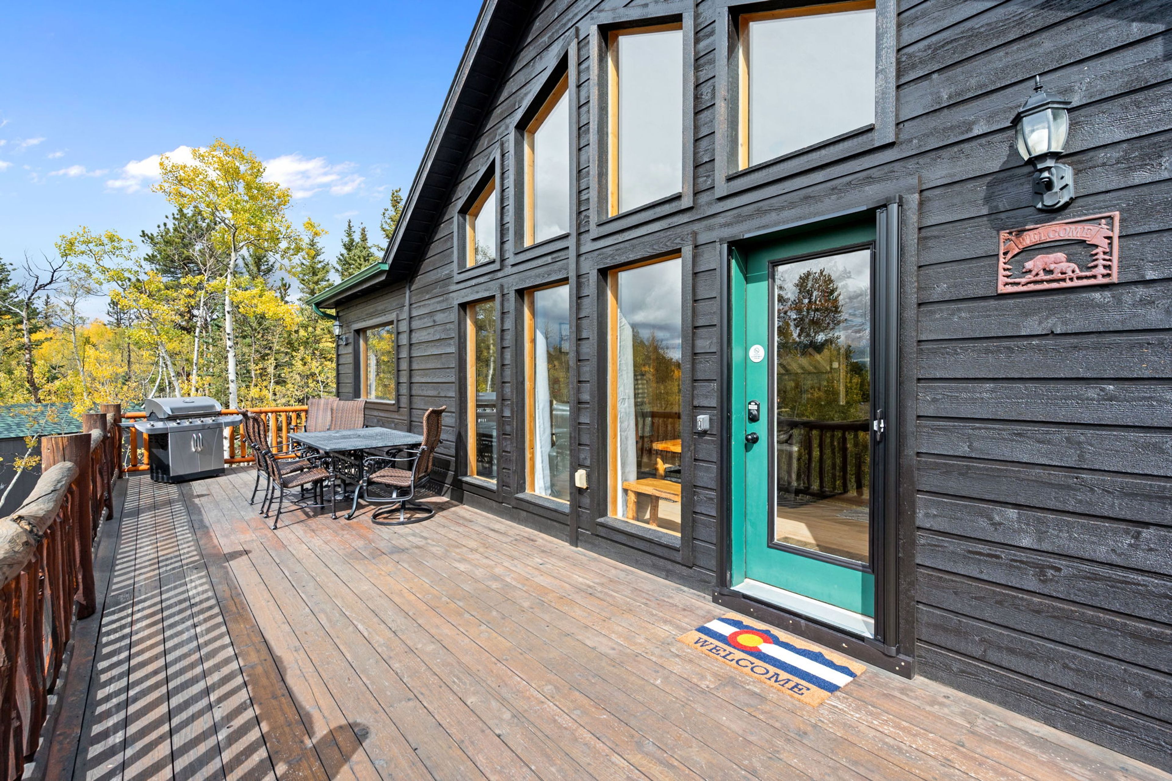 Furnished Deck | Outdoor Dining