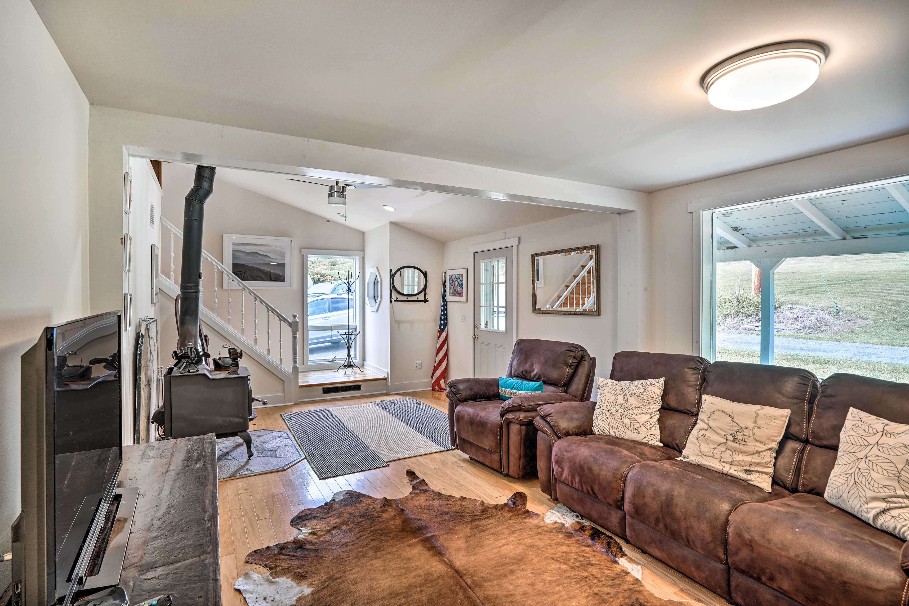 Living Area | Smart TV | Wood-Burning Fireplace | Main Level