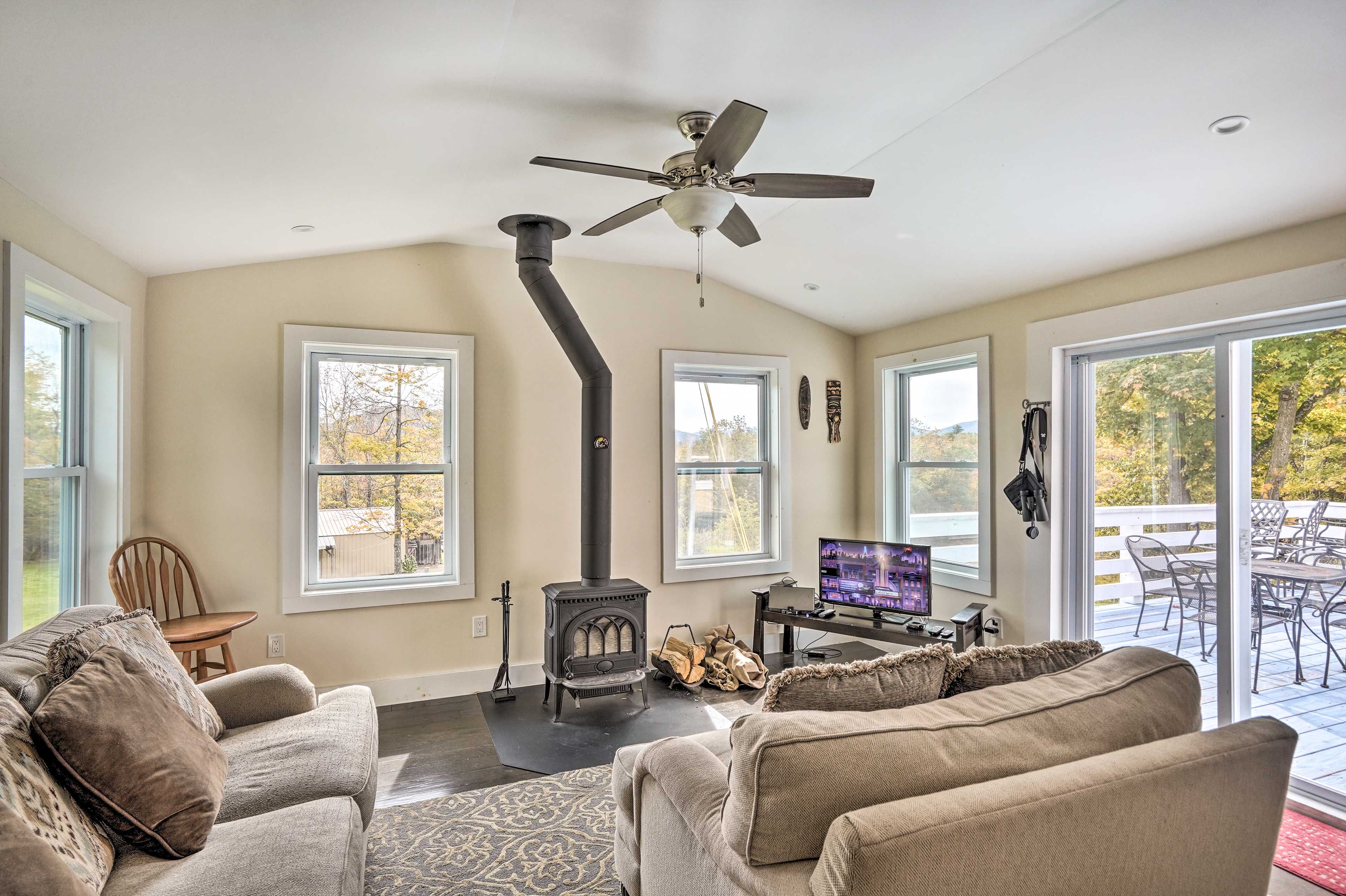 Alternate Living Area | Cable TV | Main Level