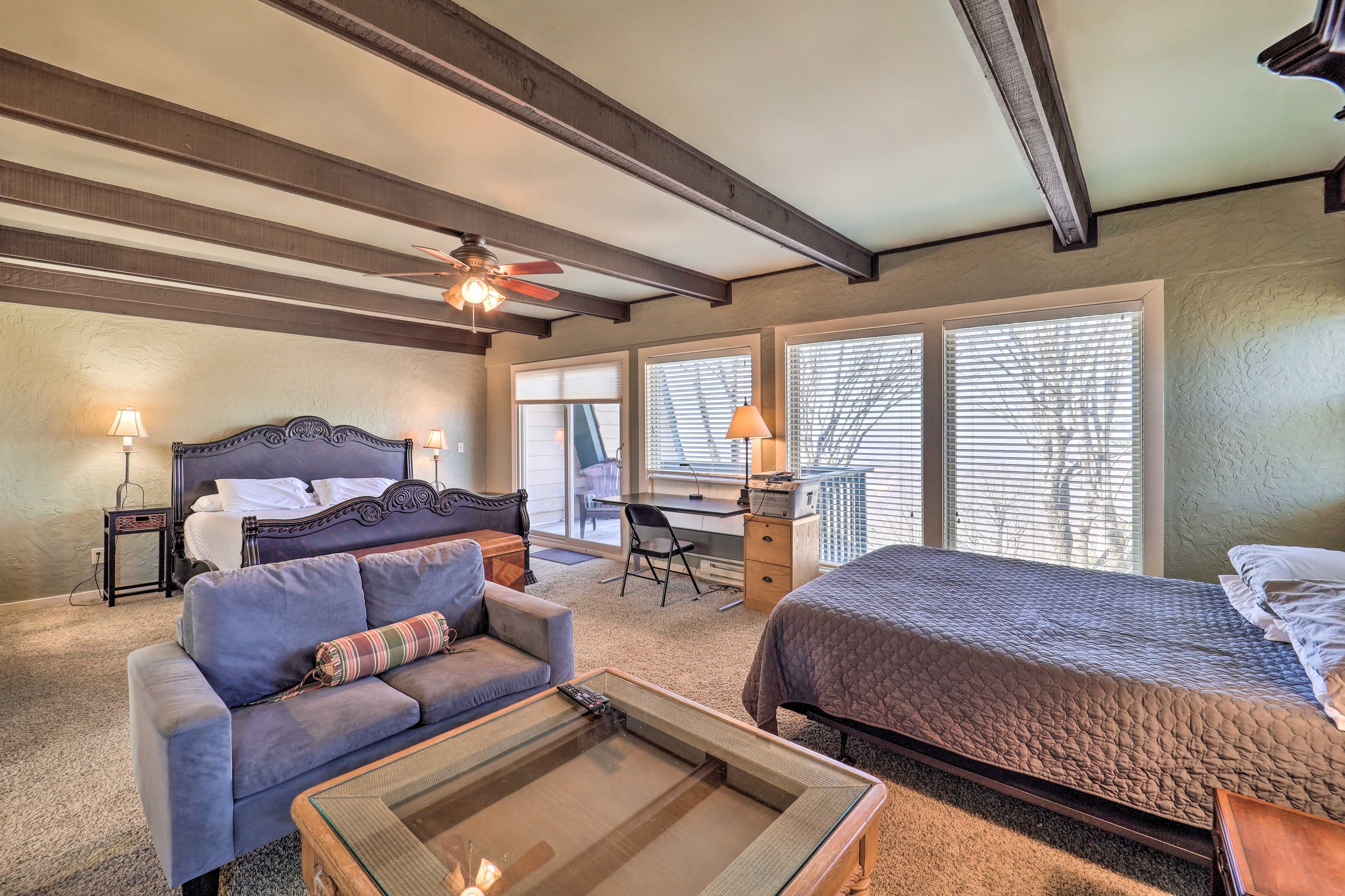 Bedroom 3 | King Bed | Queen Bed