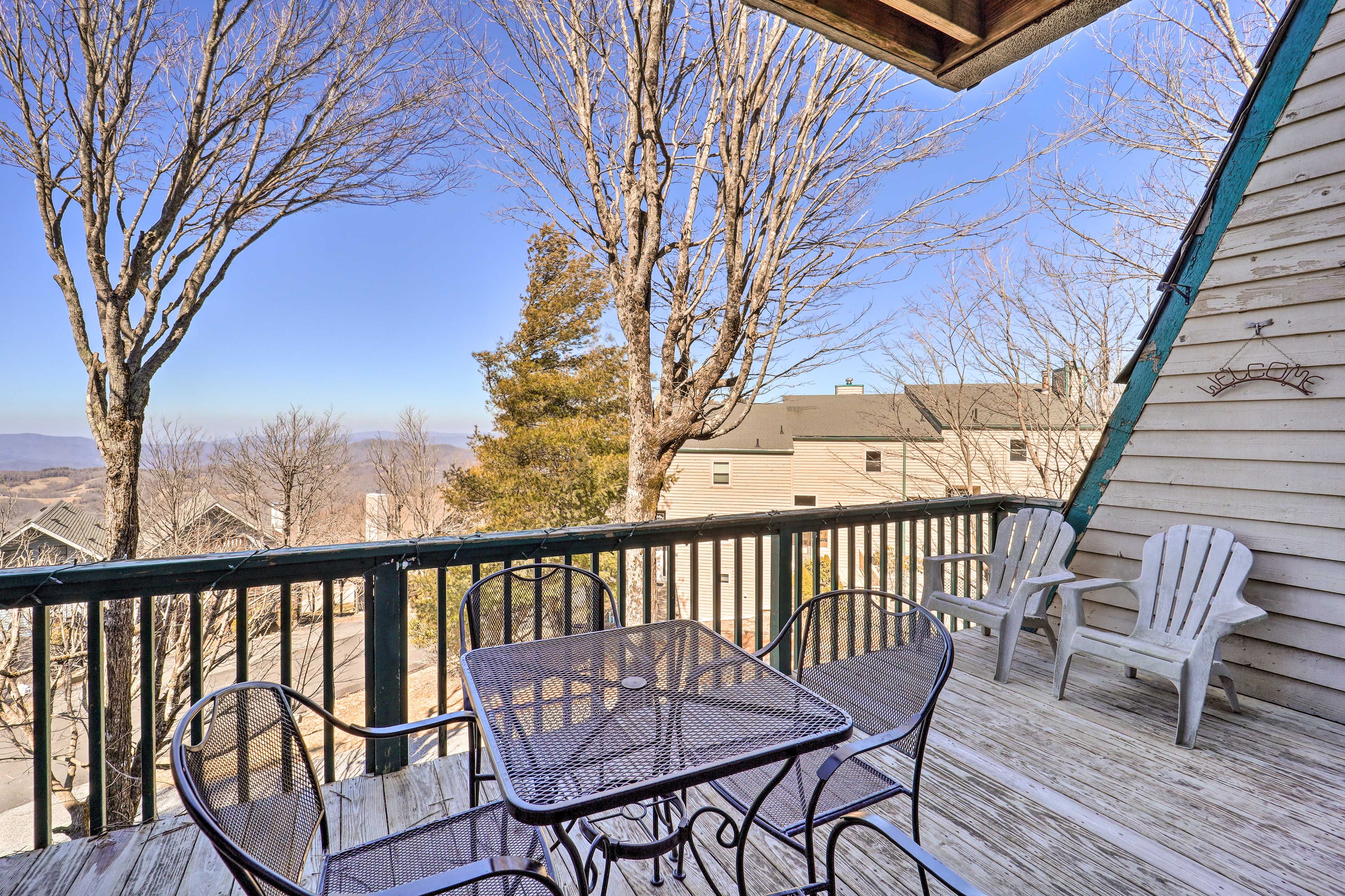 Beech Mountain Vacation Rental | 3BR | 2BA | 1,764 Sq Ft | Stairs Required