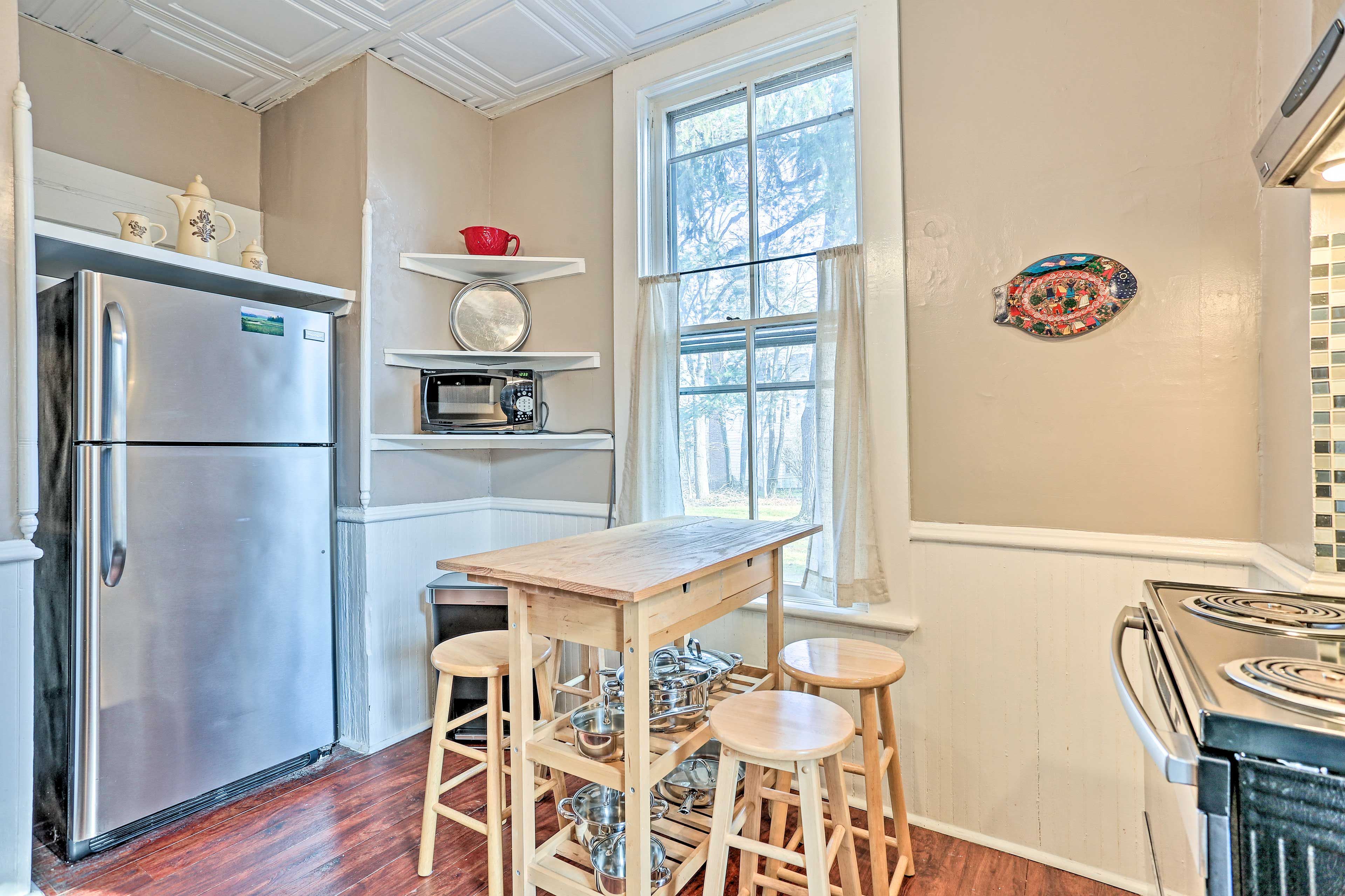 Kitchen | Dishware/Flatware