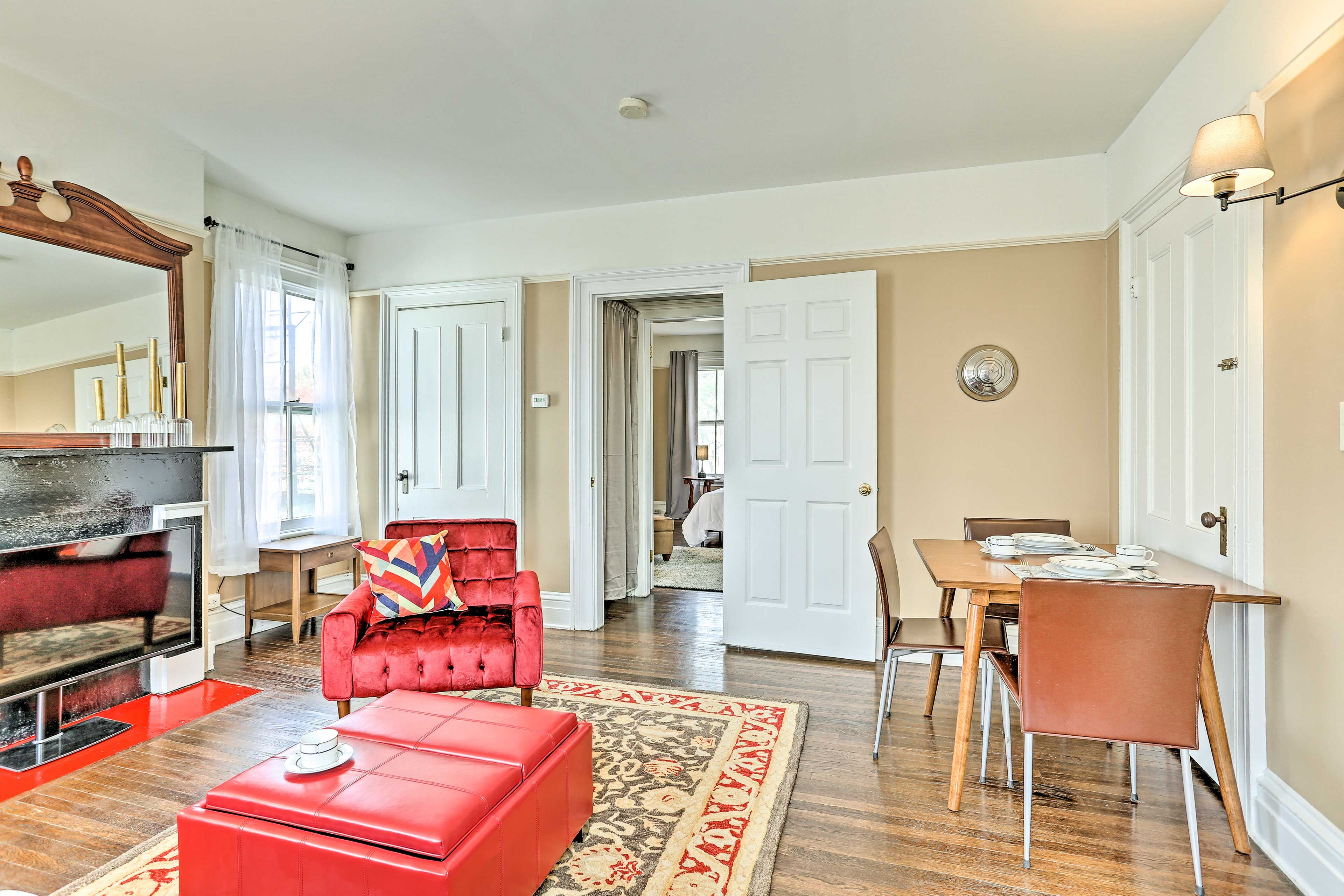 Living Room | 3-Person Dining Table