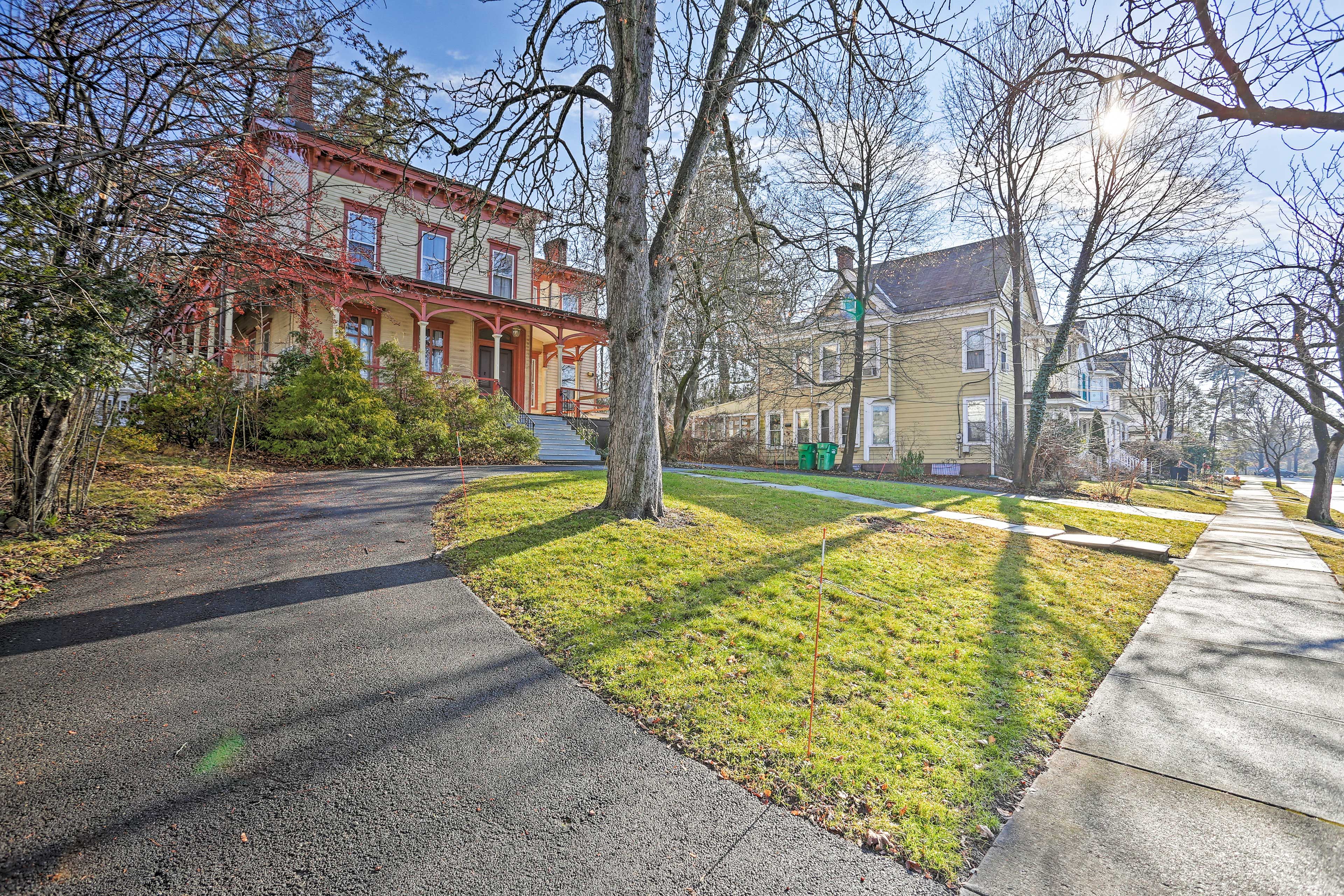 Front Entrance | 2nd-Story Unit