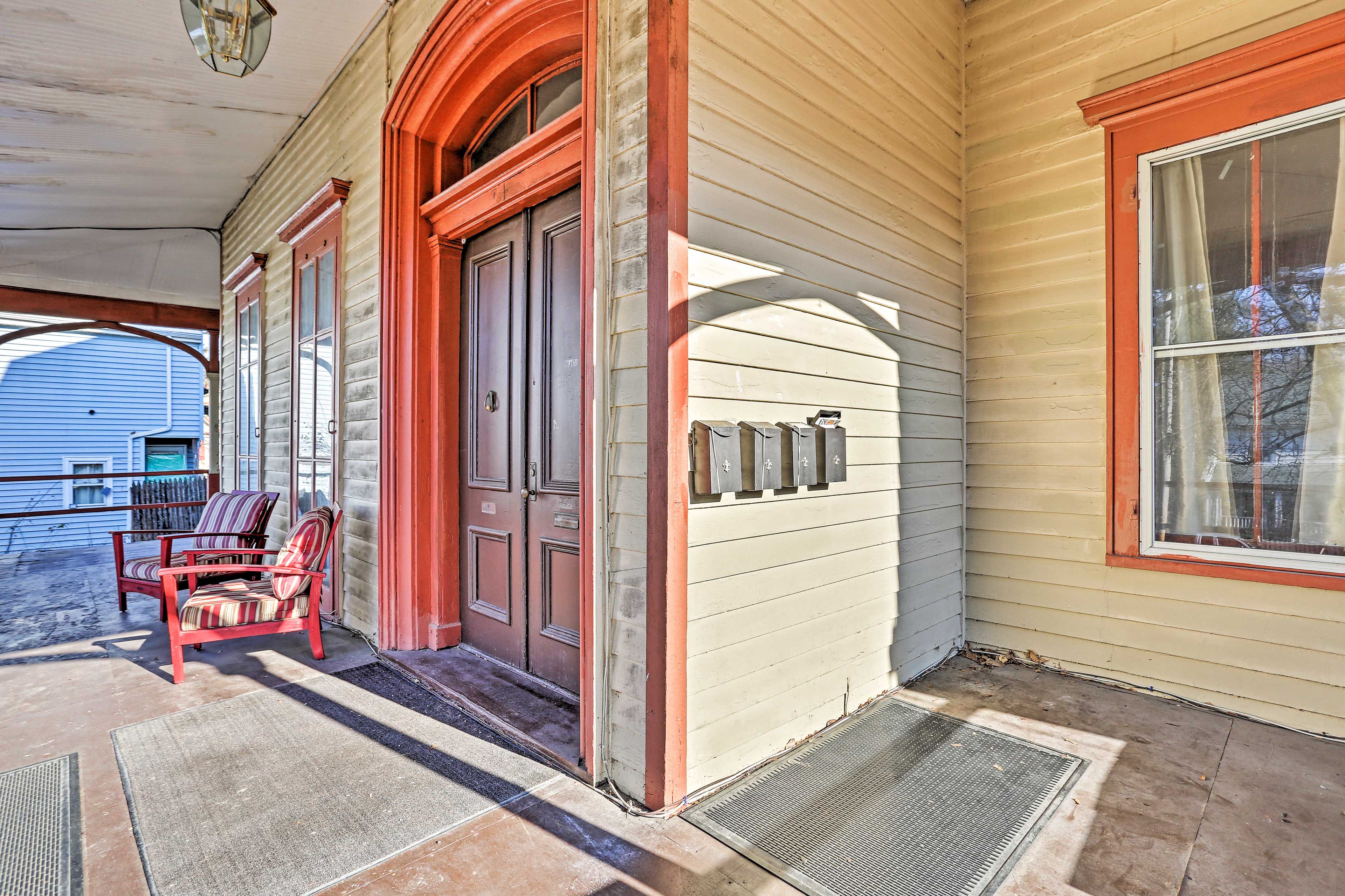 Front Entrance | Keyless Entry
