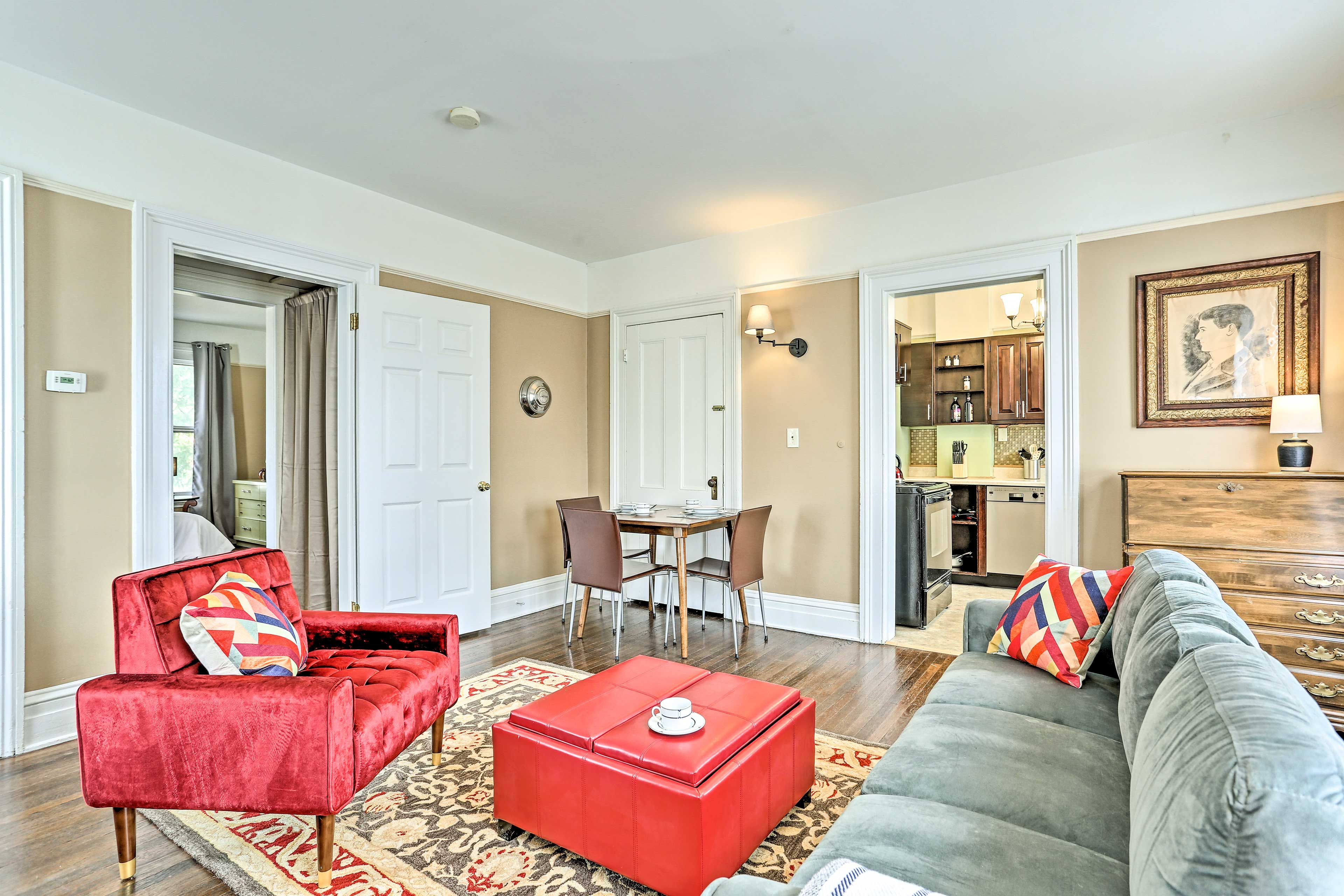Poughkeepsie Vacation Rental | 1BR | 1BA | 800 Sq Ft | Stairs Required to Enter