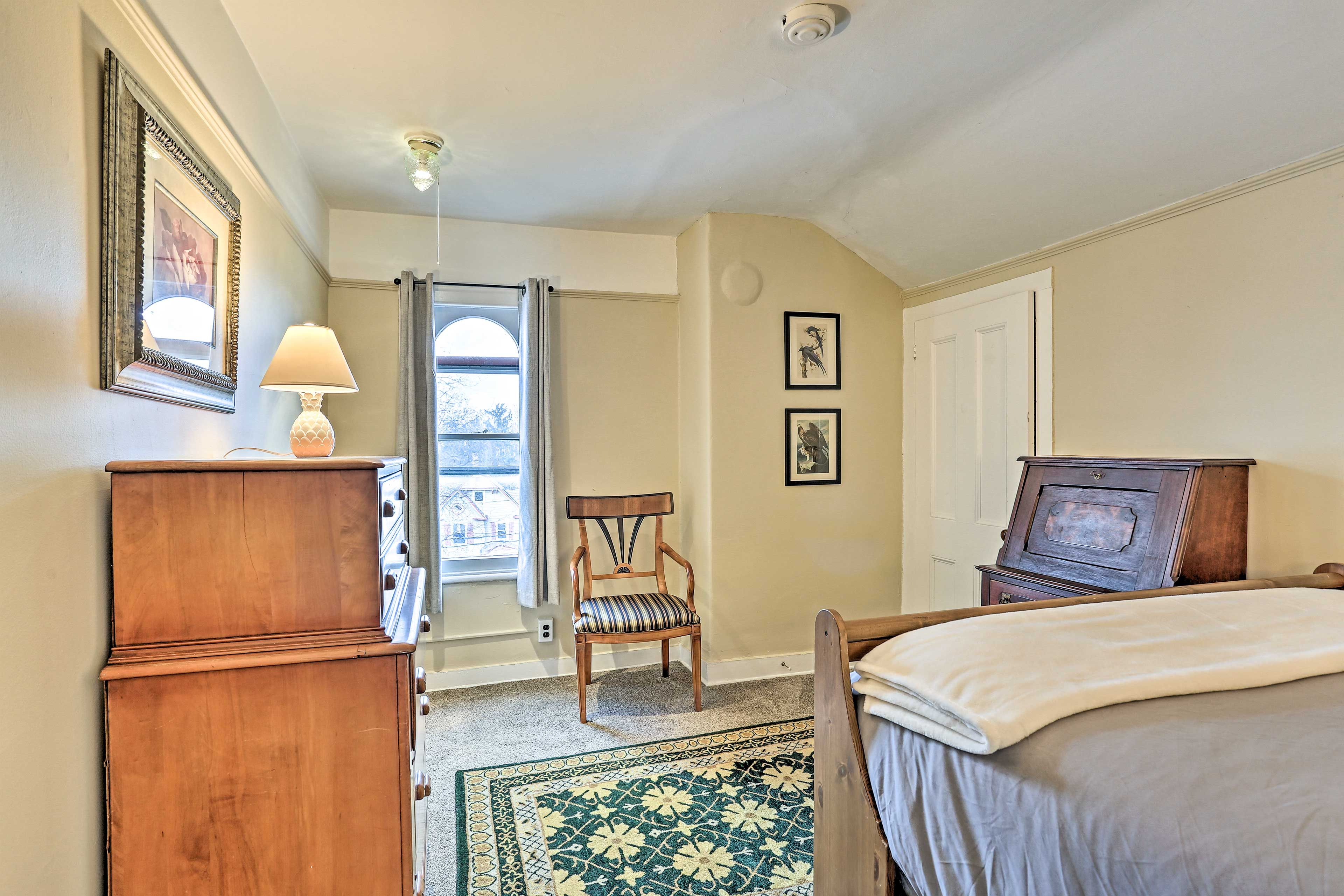 Bedroom 1 | Linens Provided