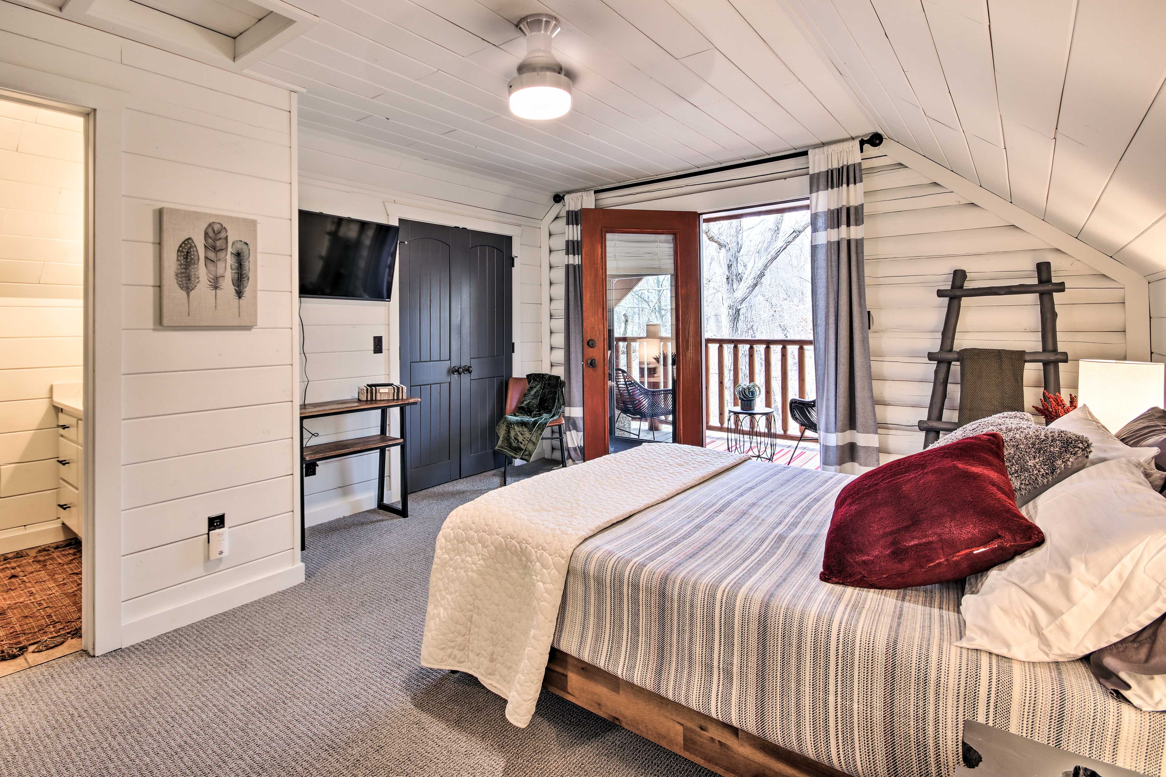 Bedroom 2 | Smart TV