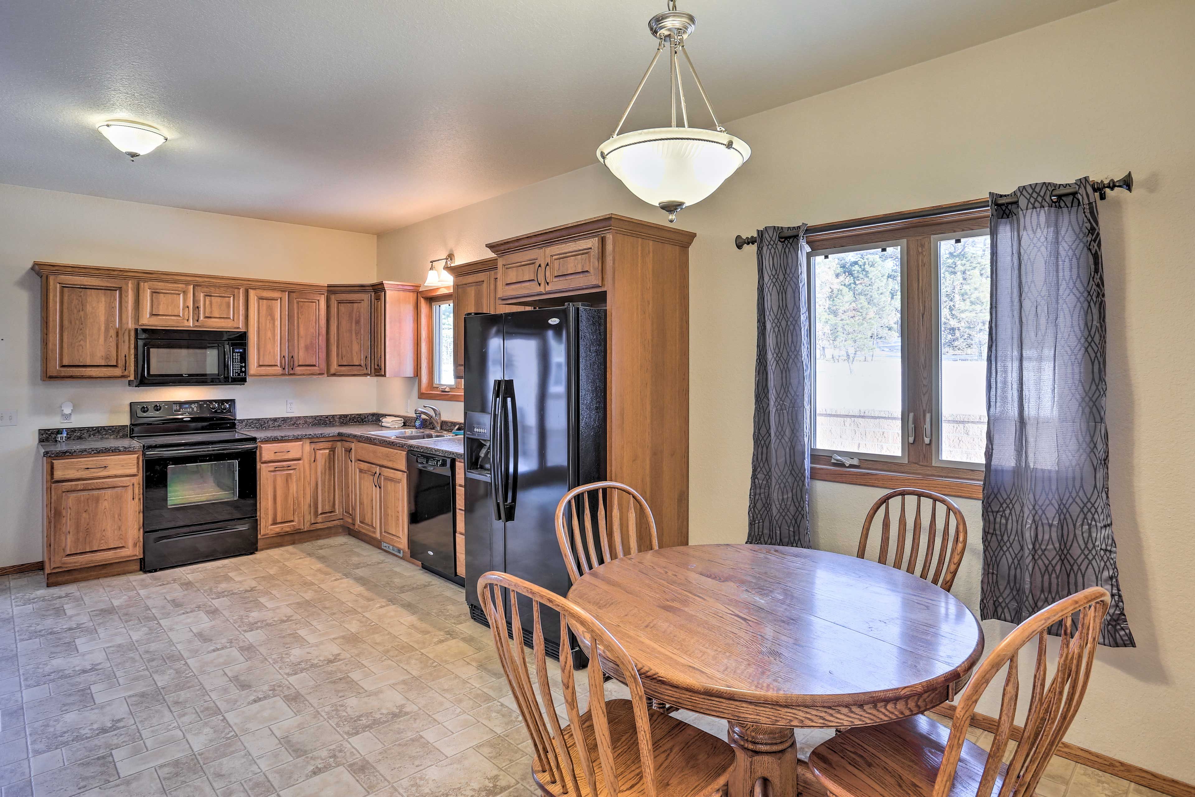 Kitchen & Dining Area