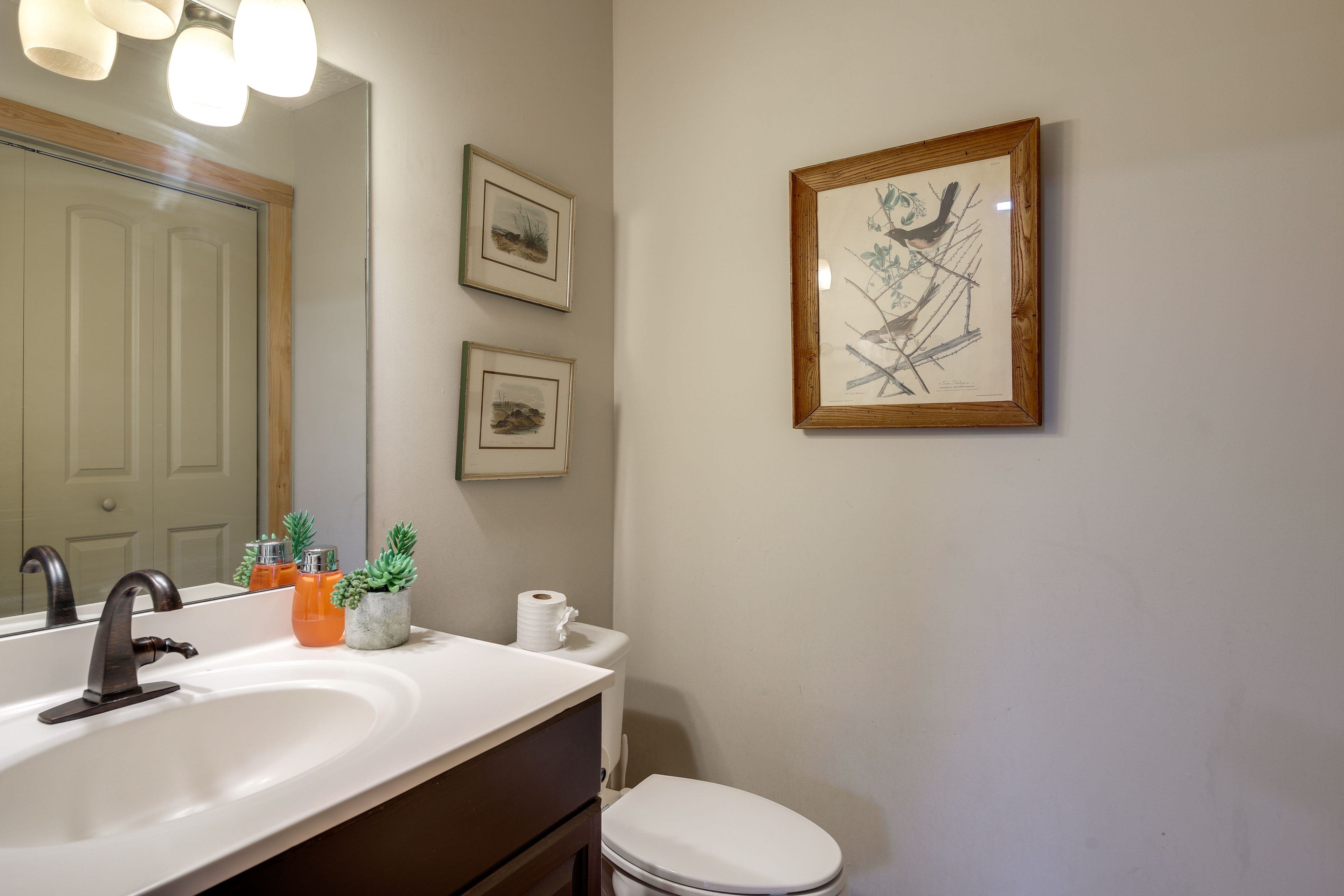 Half Bathroom | Main Level