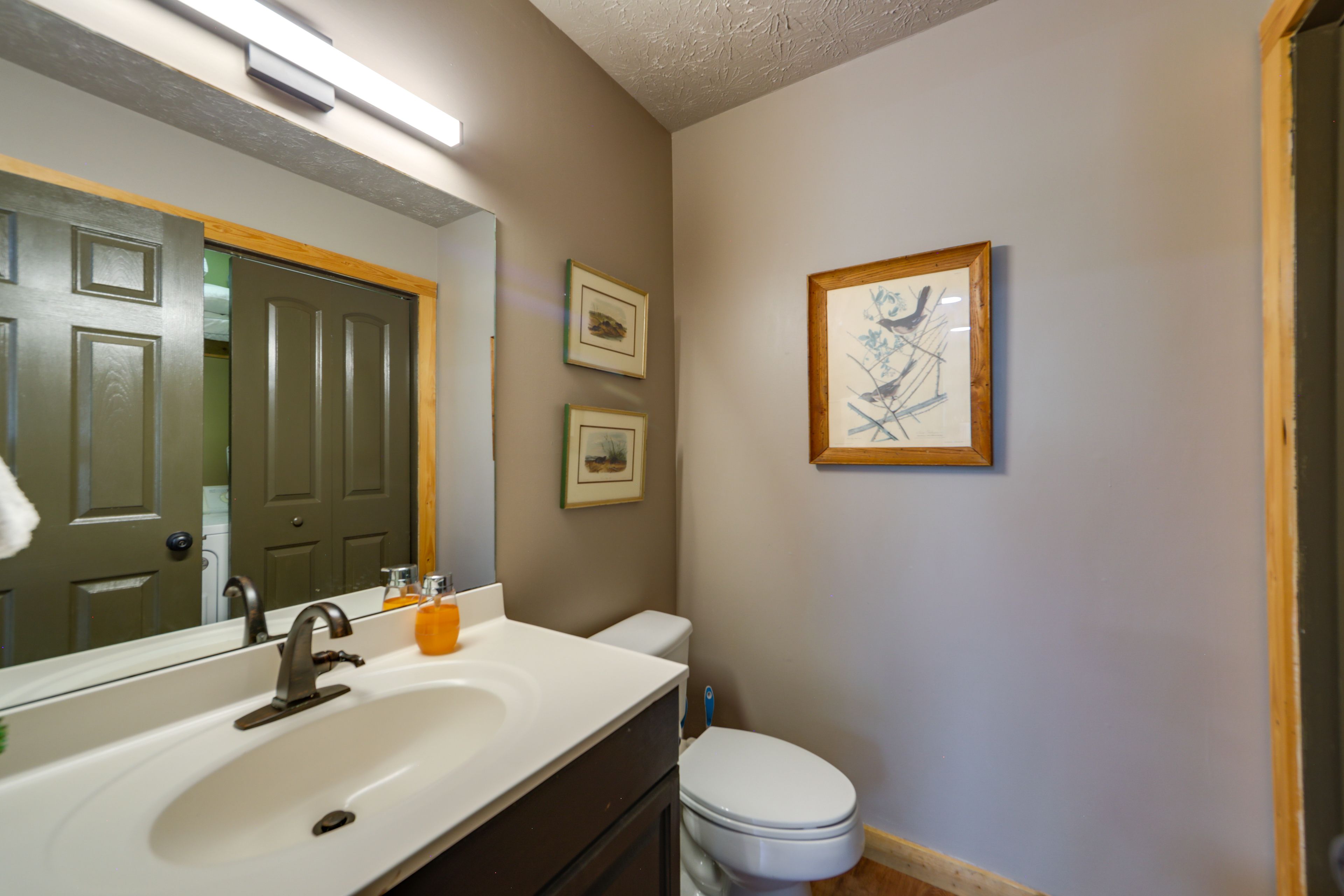 Half Bathroom | Main Level