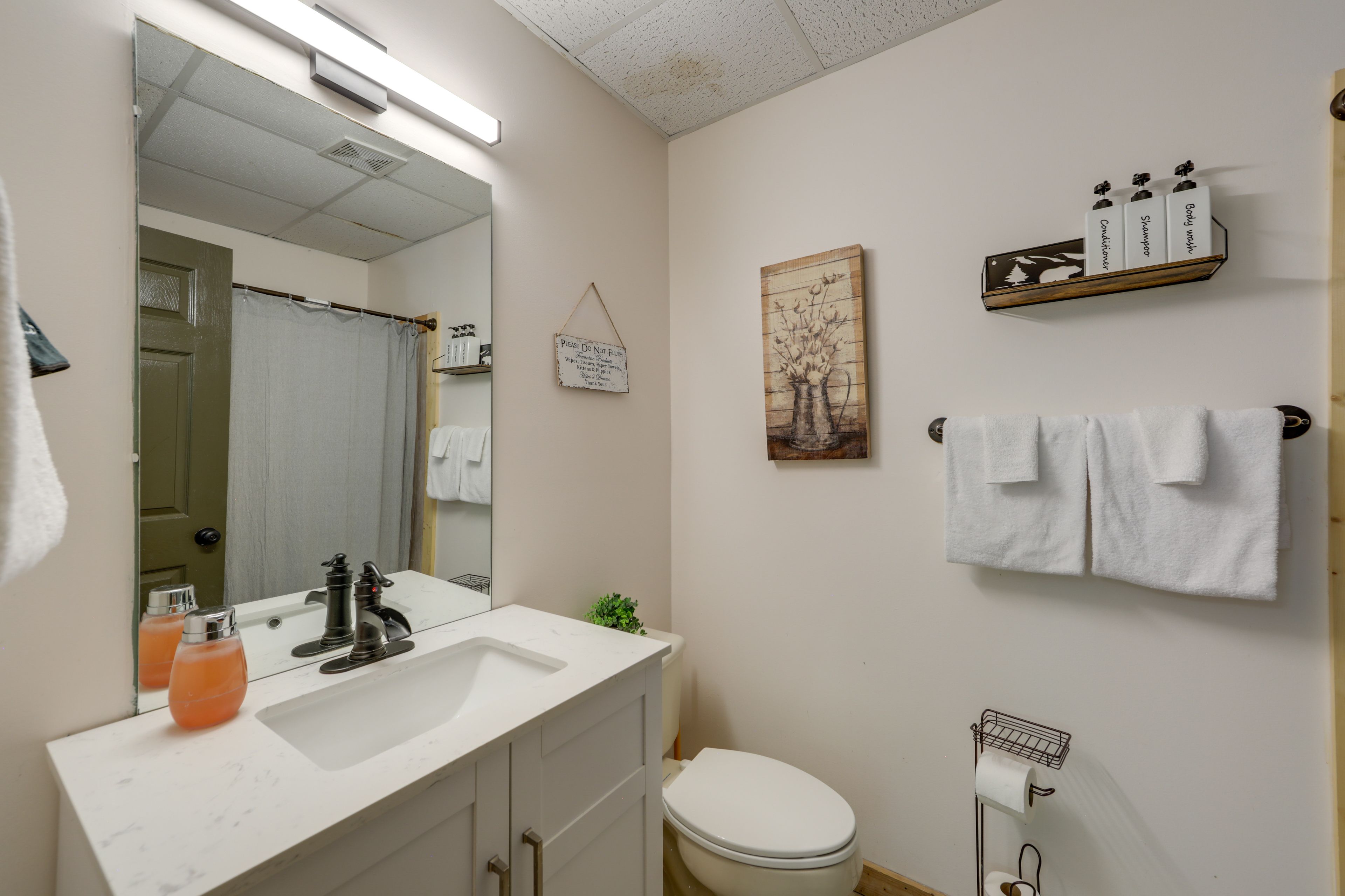 En-Suite Bathroom | Lower Level