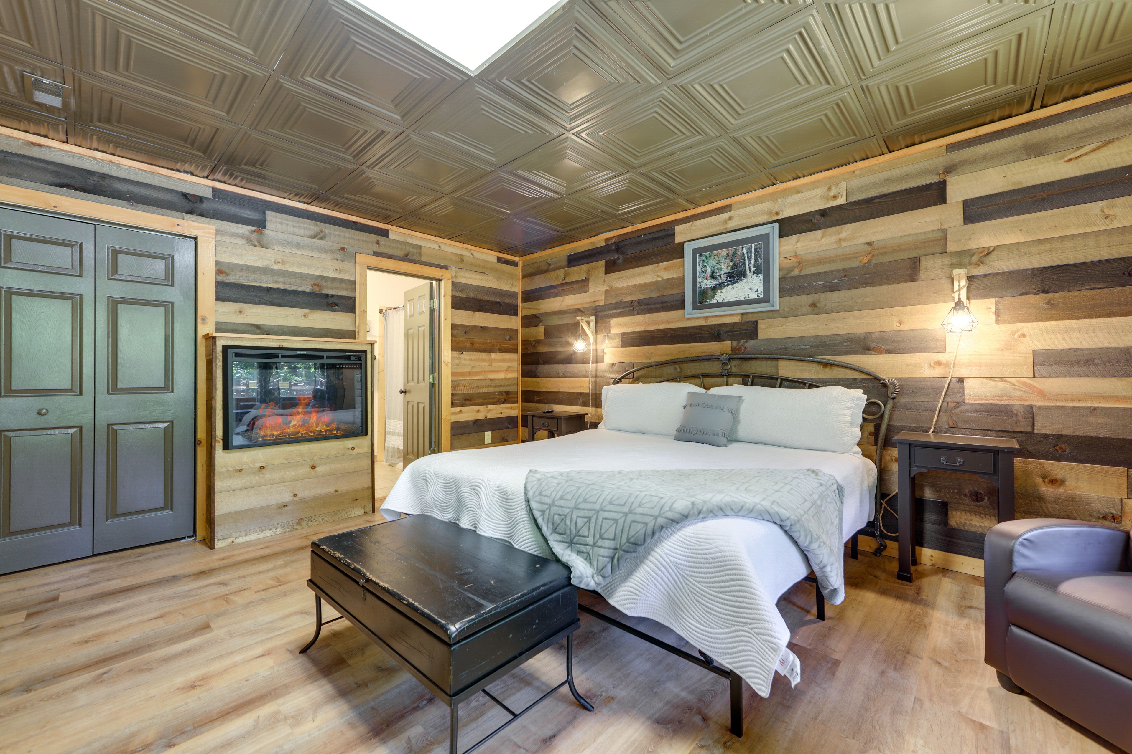 Bedroom 3 | King Bed | Smart TV | Fireplace | Lower Level