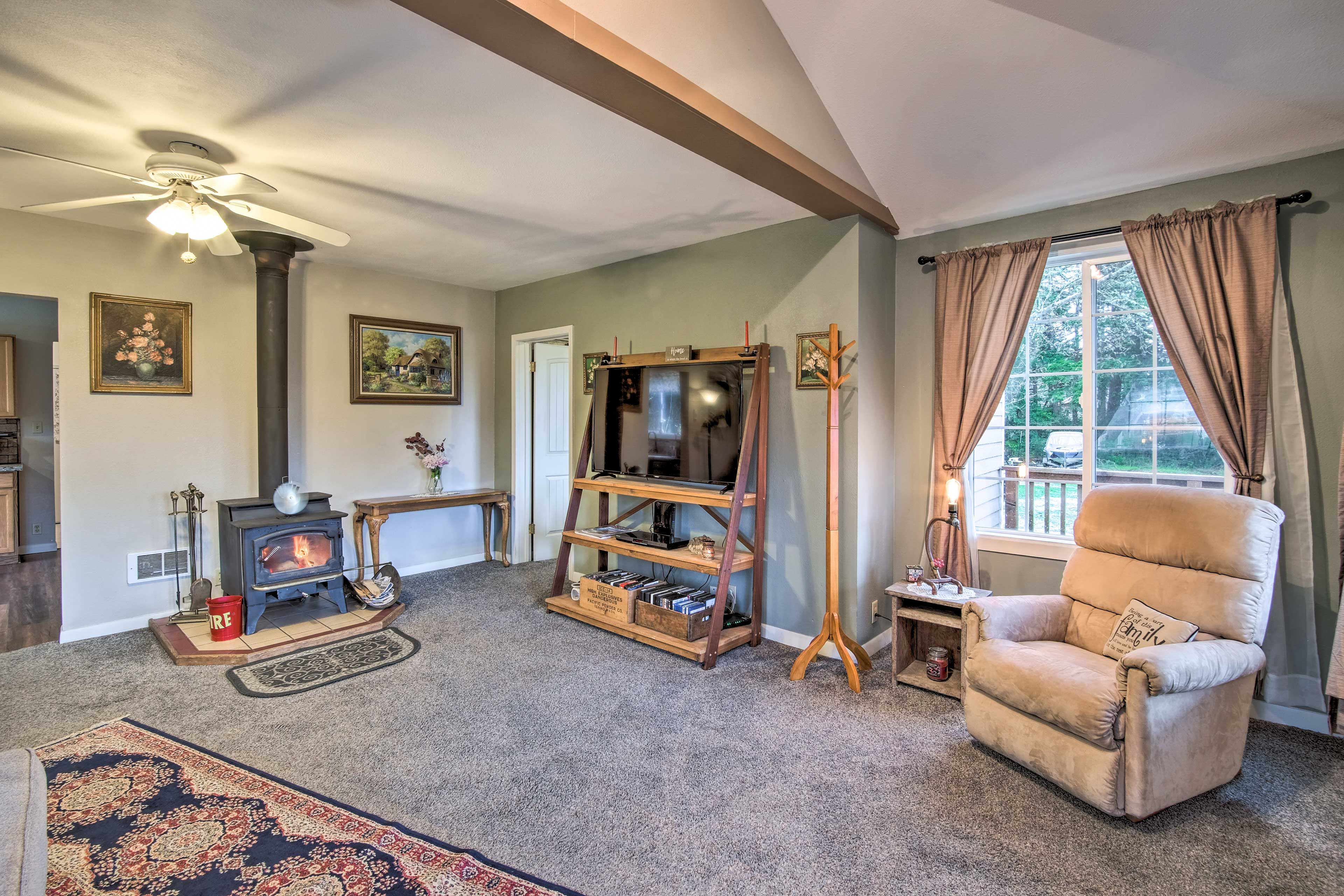 Living Room | Smart TV