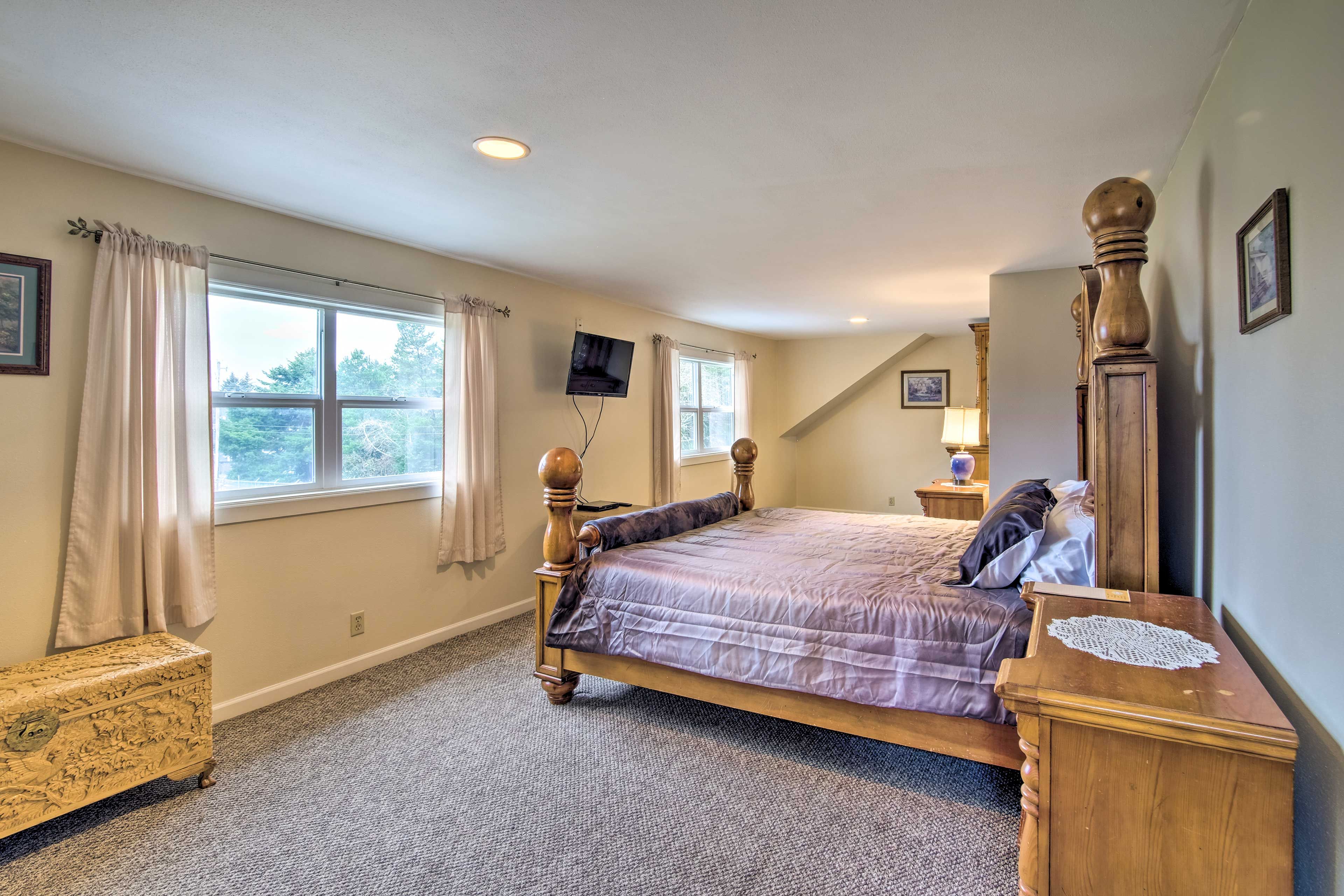 Bedroom 1 | California King Bed