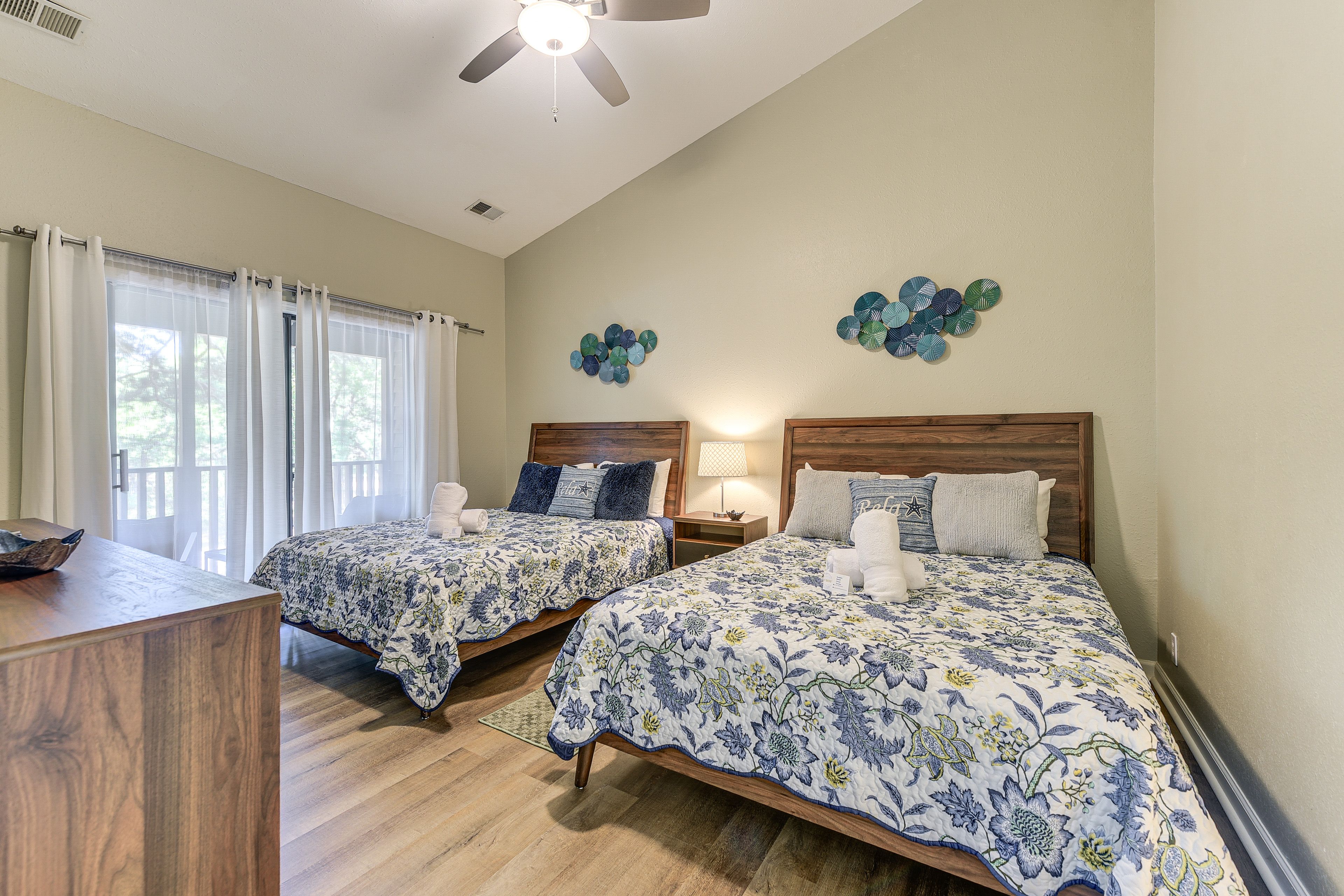 Bedroom | 2 Queen Beds
