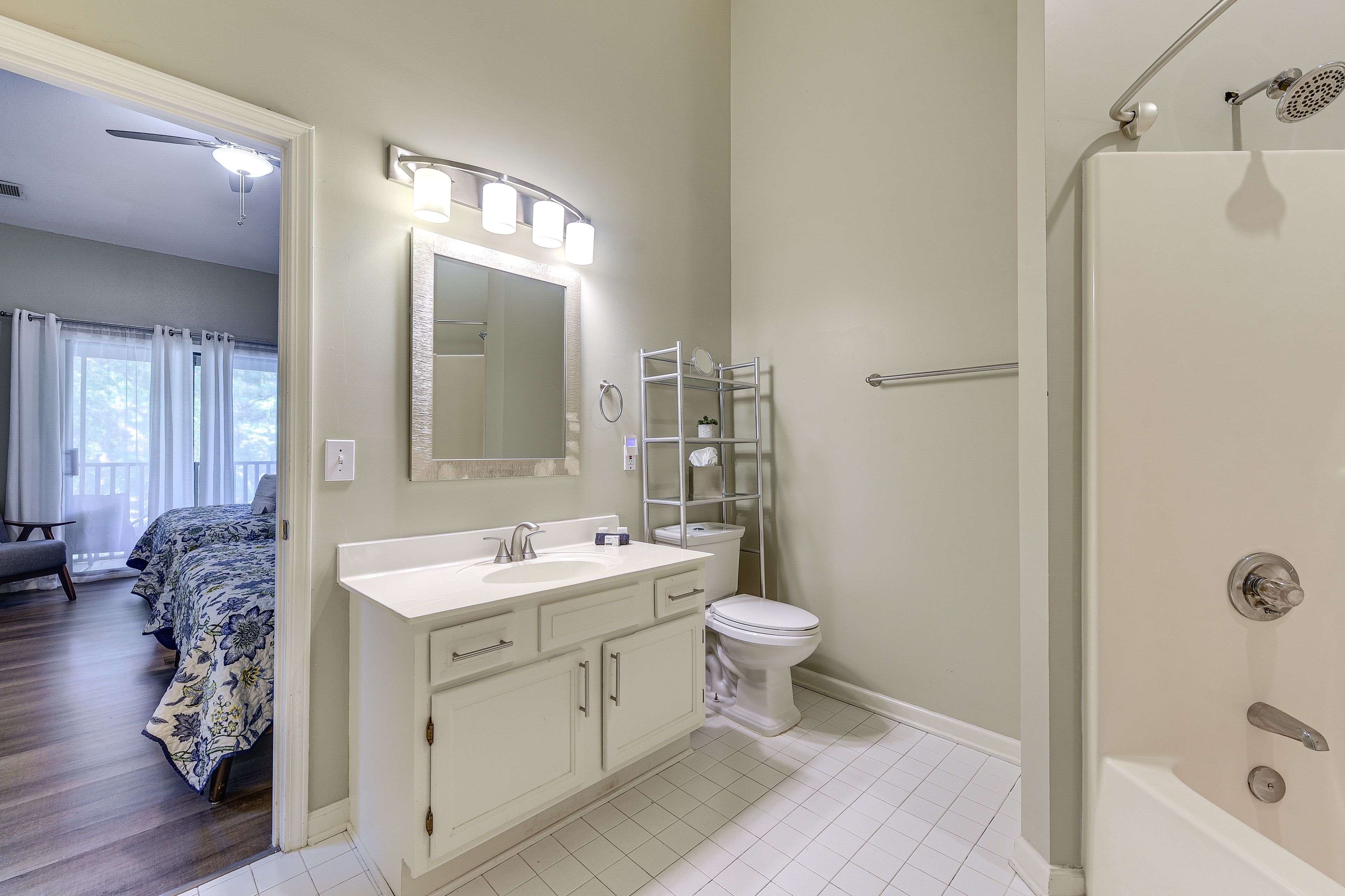 En-Suite Bathroom